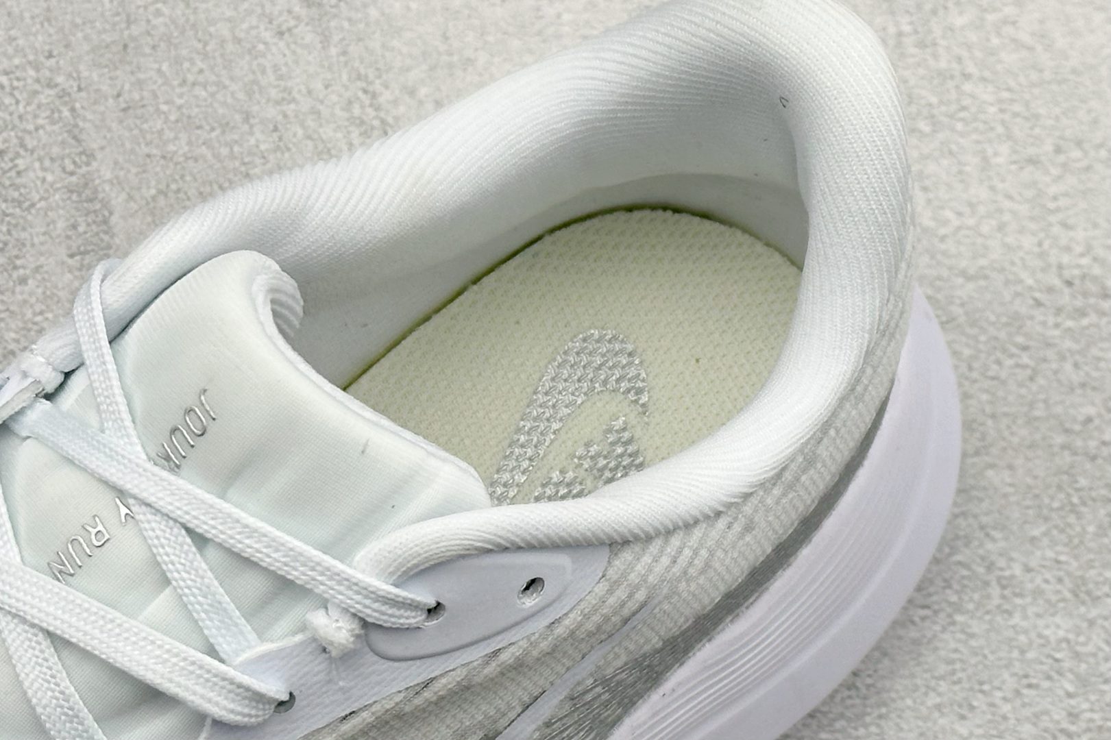FS版Nike Journey Run 耐克减震防滑耐磨低帮休闲跑步鞋 FB7765-001 FS版Nike Journey Run 耐克减震防滑耐磨低帮休闲跑步鞋 FB7765-001
