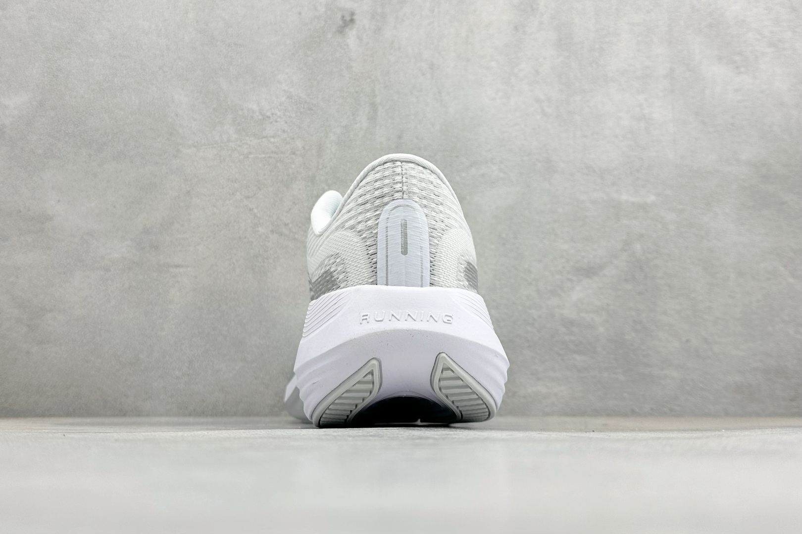 FS版Nike Journey Run 耐克减震防滑耐磨低帮休闲跑步鞋 FB7765-001 FS版Nike Journey Run 耐克减震防滑耐磨低帮休闲跑步鞋 FB7765-001