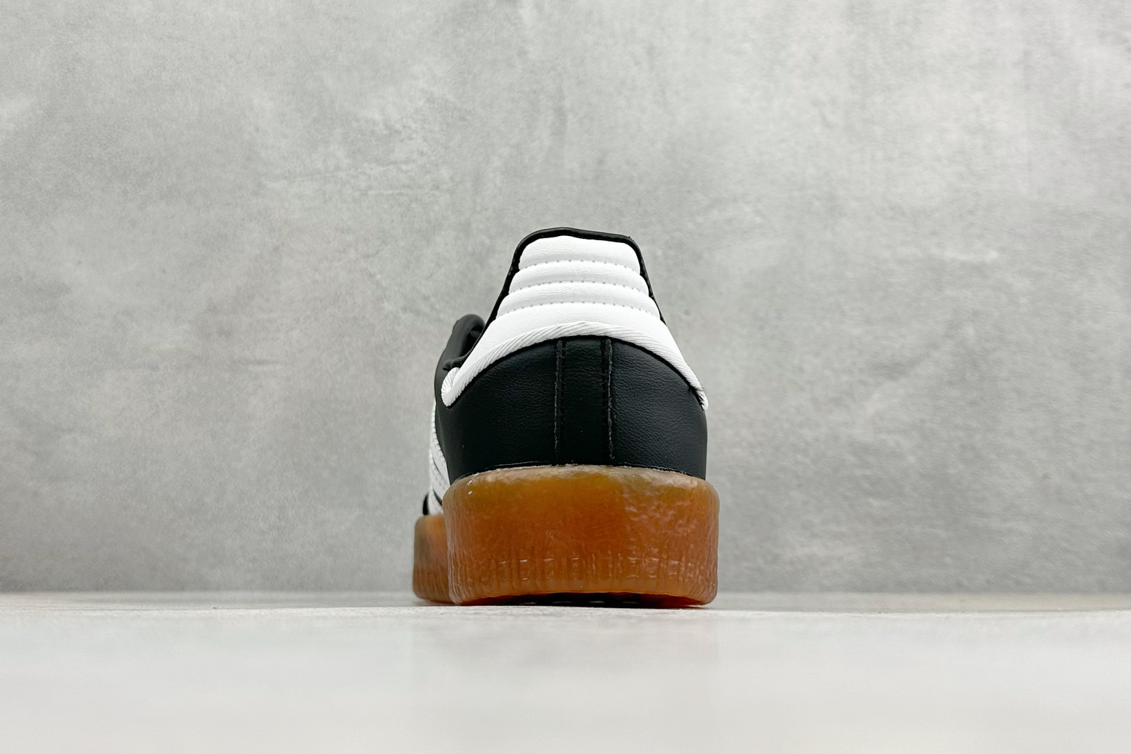 XH版Adidas originals SAMBAE VALENTINE W 百搭单品 复古桑巴板鞋 JI1350 XH版Adidas originals SAMBAE VALENTINE W 百搭单品 复古桑巴板鞋 JI1350