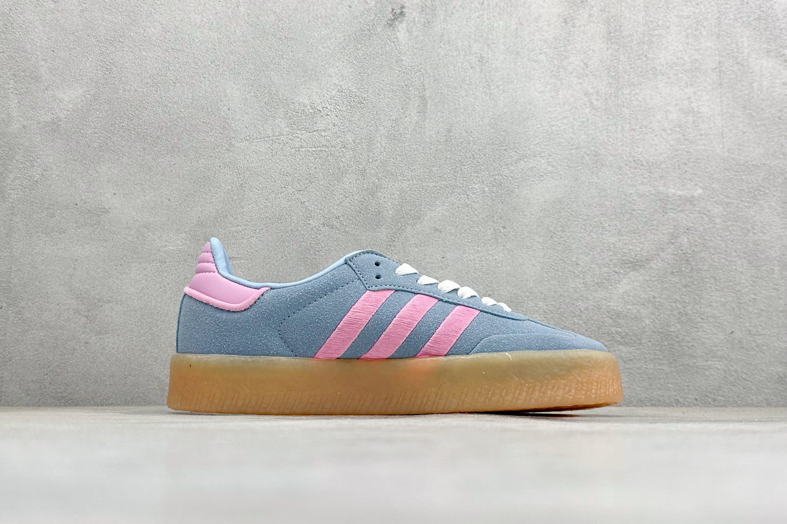 XH版Adidas originals SAMBAE VALENTINE W 百搭单品 复古桑巴板鞋 JH8836 XH版Adidas originals SAMBAE VALENTINE W 百搭单品 复古桑巴板鞋 JH8836