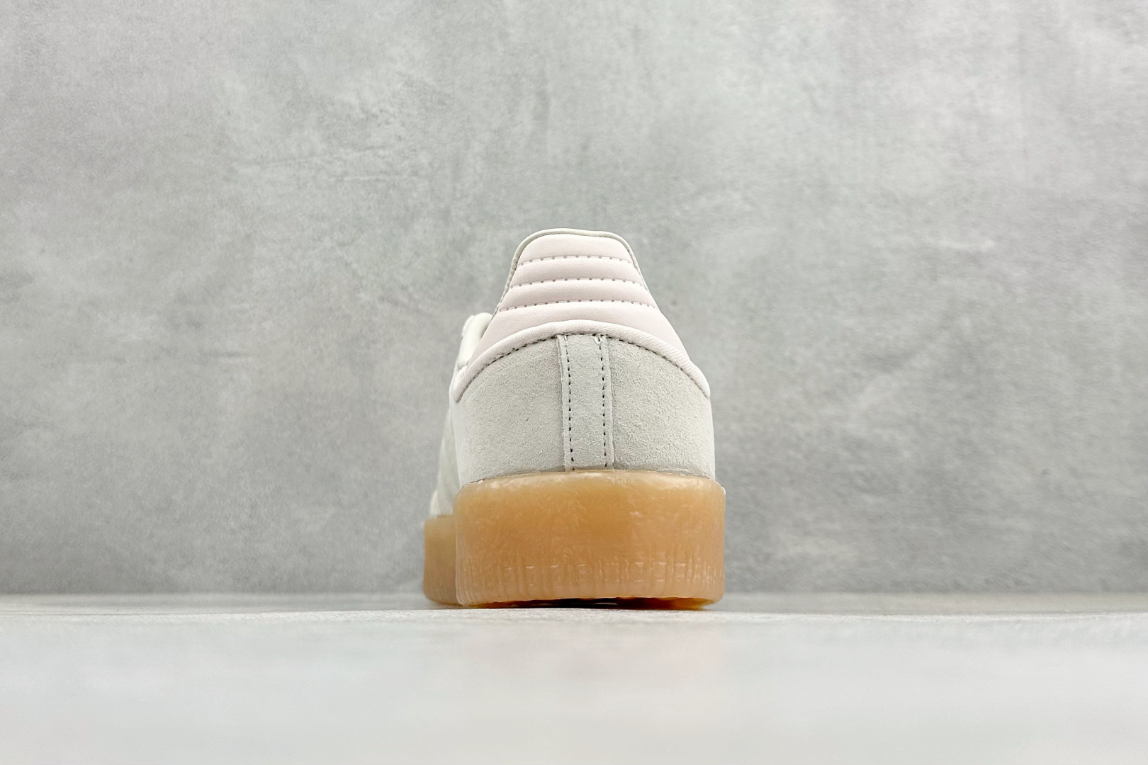 XH版Adidas originals SAMBAE VALENTINE W 百搭单品 复古桑巴板鞋 ID1104 XH版Adidas originals SAMBAE VALENTINE W 百搭单品 复古桑巴板鞋 ID1104