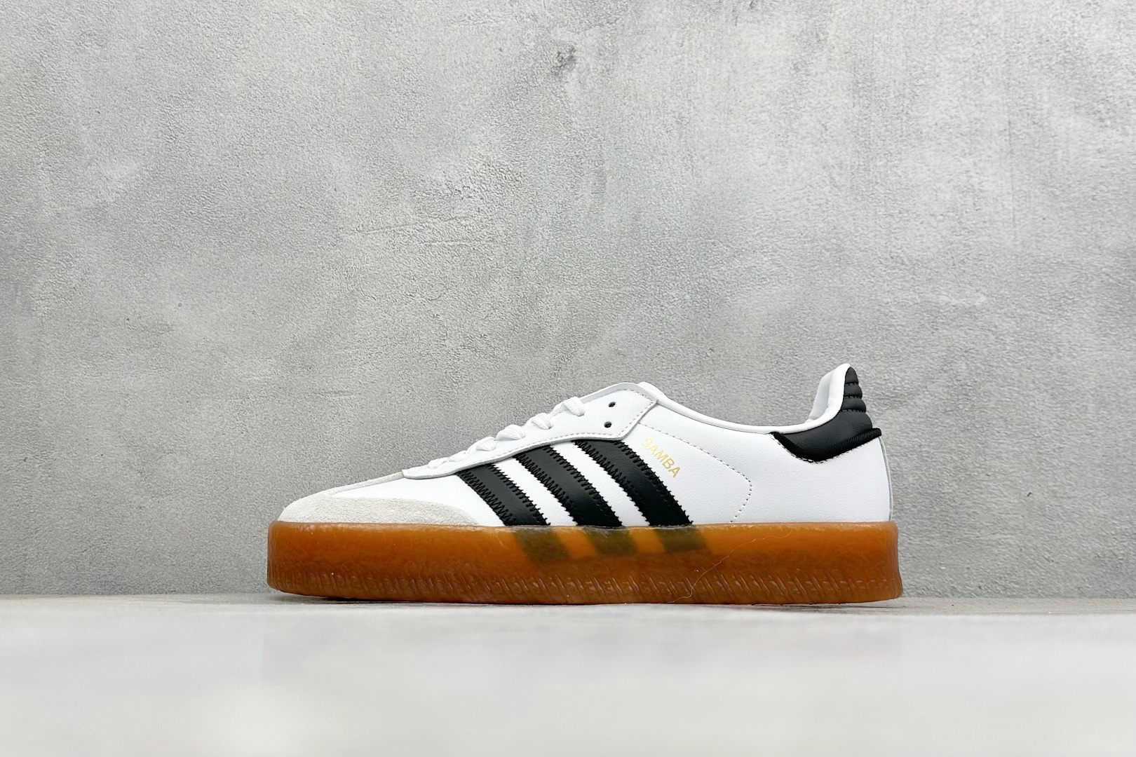 XH版Adidas originals SAMBAE VALENTINE W 百搭单品 复古桑巴板鞋 JI1349 XH版Adidas originals SAMBAE VALENTINE W 百搭单品 复古桑巴板鞋 JI1349