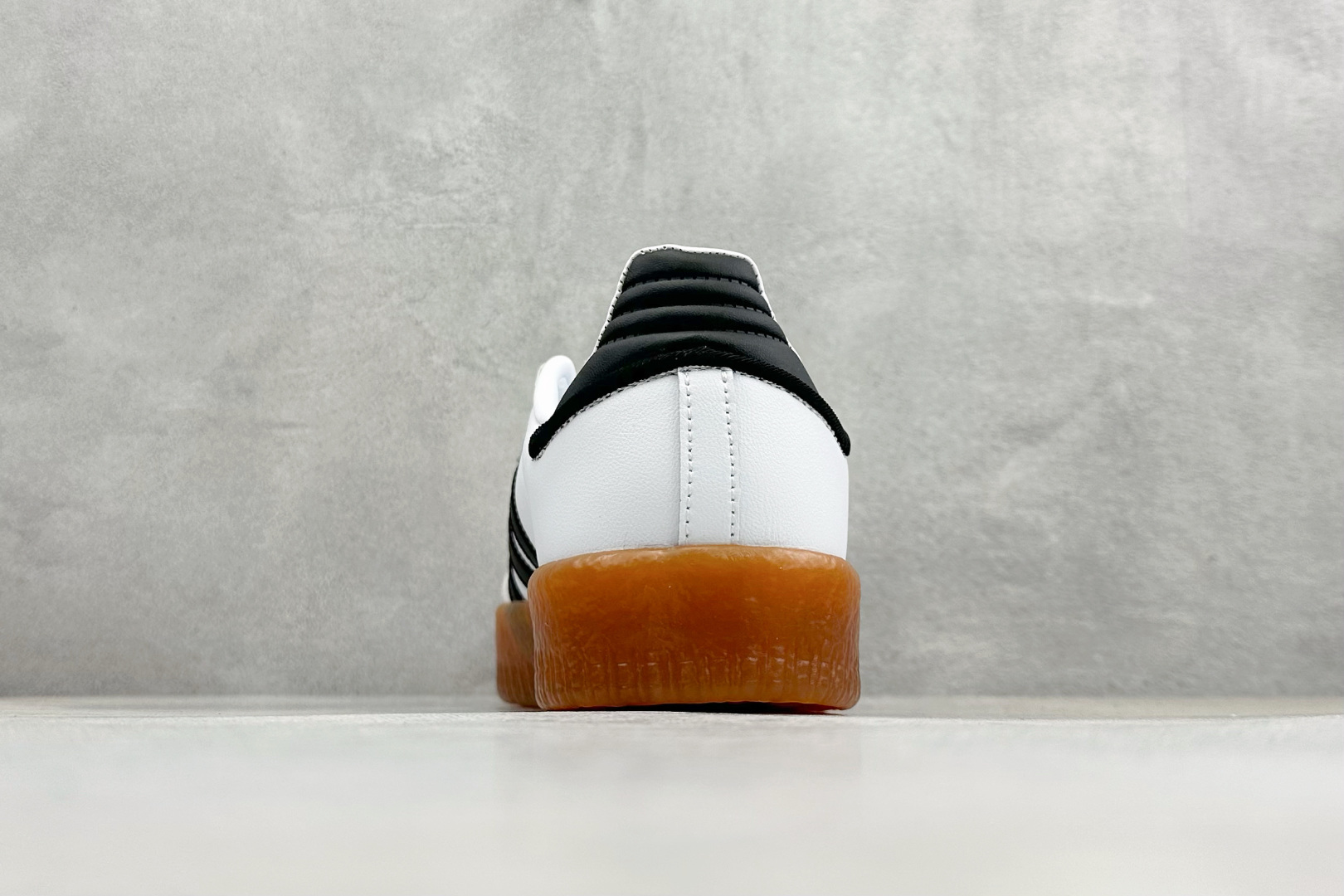 XH版Adidas originals SAMBAE VALENTINE W 百搭单品 复古桑巴板鞋 JI1349 XH版Adidas originals SAMBAE VALENTINE W 百搭单品 复古桑巴板鞋 JI1349
