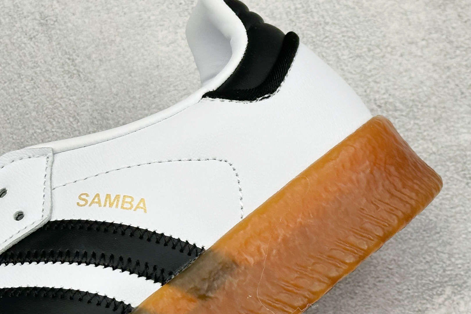 XH版Adidas originals SAMBAE VALENTINE W 百搭单品 复古桑巴板鞋 JI1349 XH版Adidas originals SAMBAE VALENTINE W 百搭单品 复古桑巴板鞋 JI1349