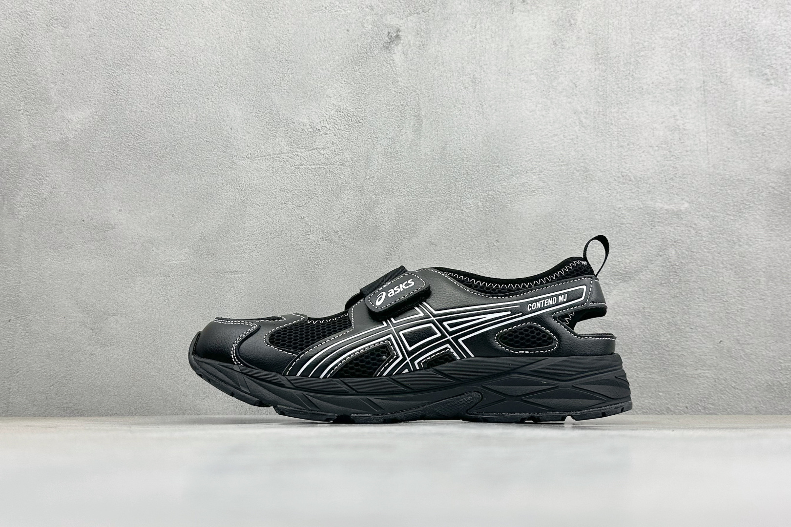 Asics亚瑟士RUNNING KIDS CONTEND MJPS系列 舒适百搭低帮凉鞋 1014A383-001 Asics亚瑟士RUNNING KIDS CONTEND MJPS系列 舒适百搭低帮凉鞋 1014A383-001