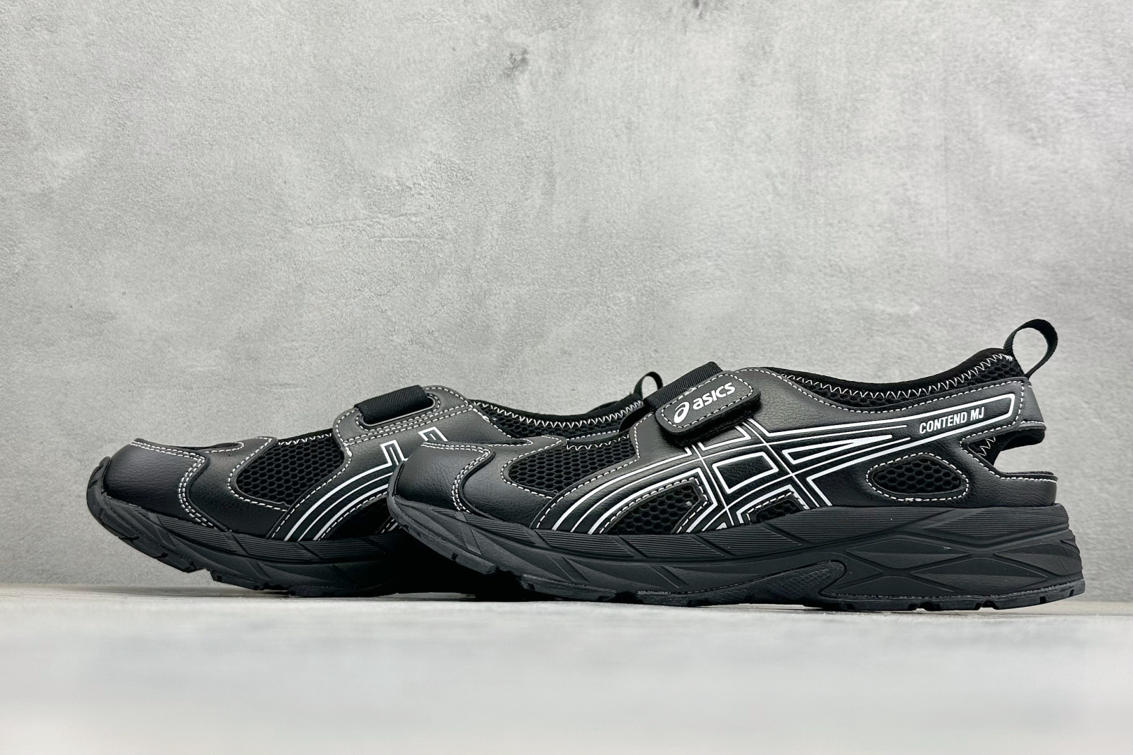 Asics亚瑟士RUNNING KIDS CONTEND MJPS系列 舒适百搭低帮凉鞋 1014A383-001 Asics亚瑟士RUNNING KIDS CONTEND MJPS系列 舒适百搭低帮凉鞋 1014A383-001