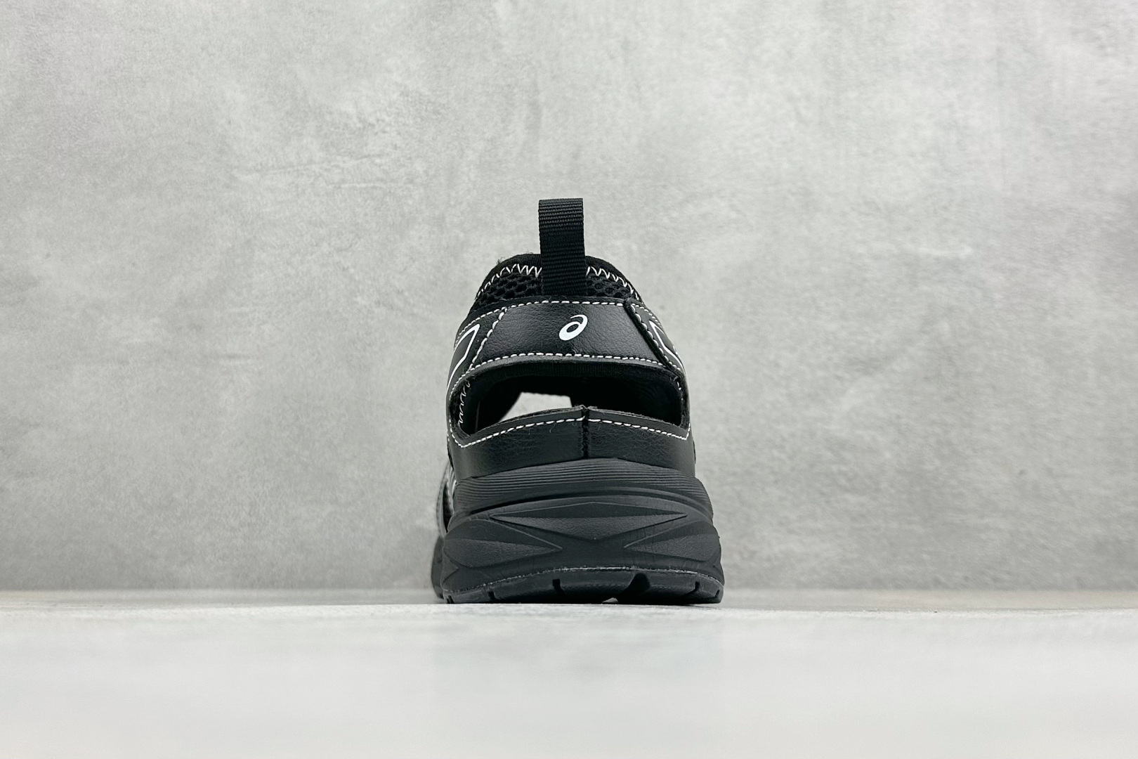 Asics亚瑟士RUNNING KIDS CONTEND MJPS系列 舒适百搭低帮凉鞋 1014A383-001 Asics亚瑟士RUNNING KIDS CONTEND MJPS系列 舒适百搭低帮凉鞋 1014A383-001