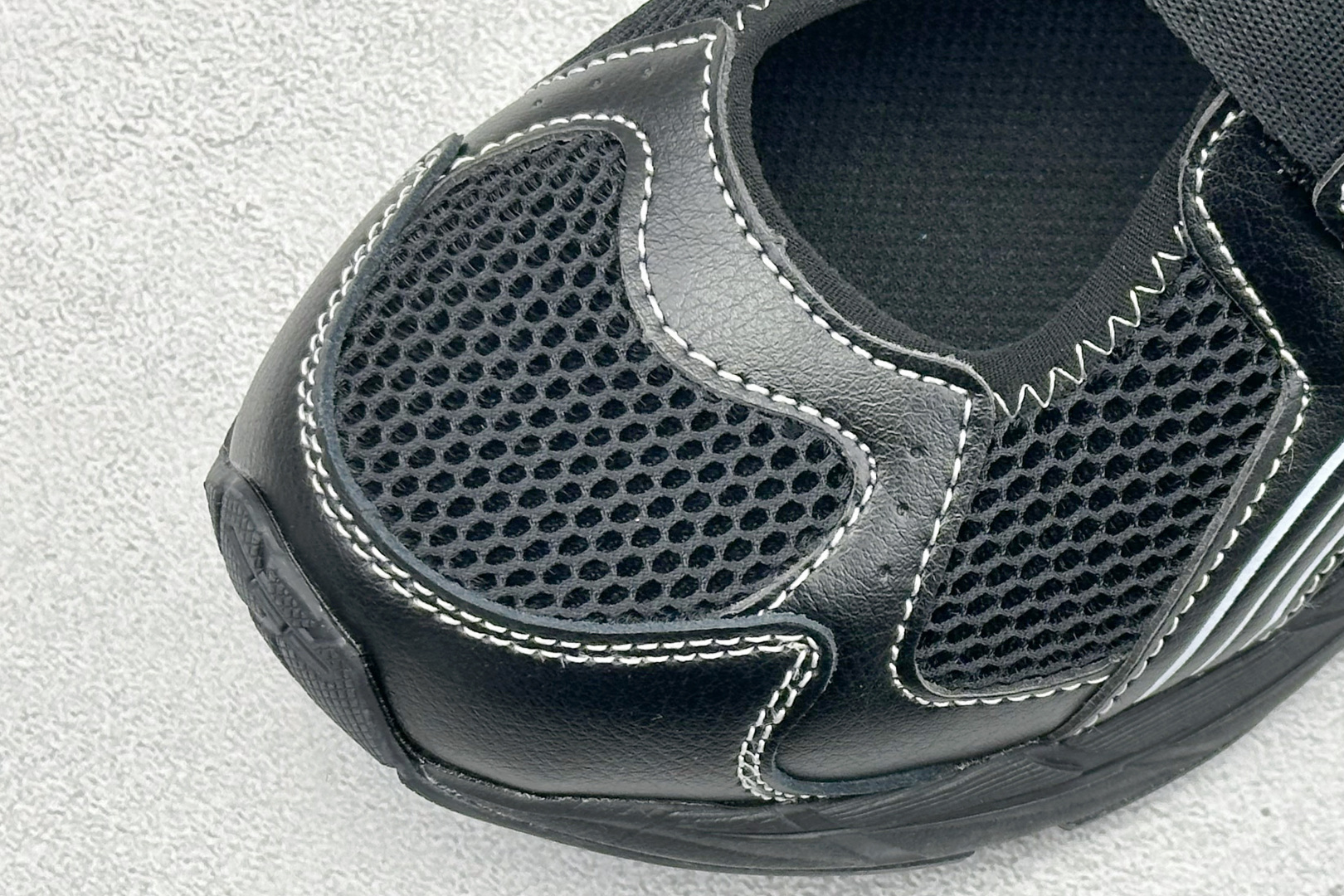 Asics亚瑟士RUNNING KIDS CONTEND MJPS系列 舒适百搭低帮凉鞋 1014A383-001 Asics亚瑟士RUNNING KIDS CONTEND MJPS系列 舒适百搭低帮凉鞋 1014A383-001
