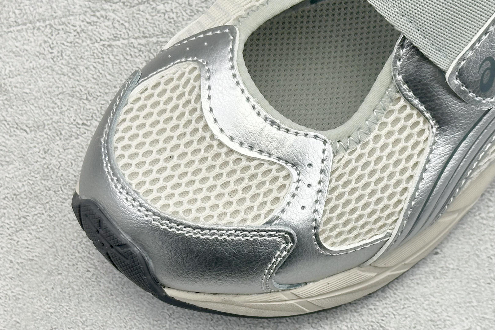 Asics亚瑟士RUNNING KIDS CONTEND MJPS系列 舒适百搭低帮凉鞋 1014A383-020