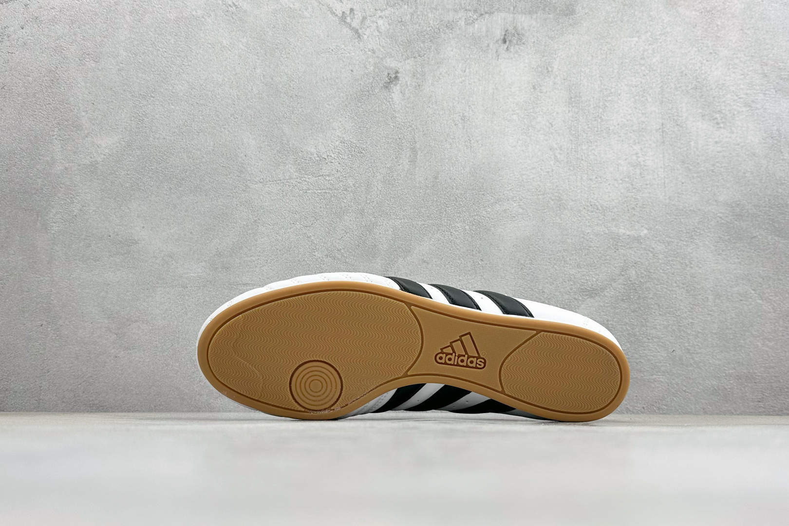 XH版Adidas originals Taekwondo Low 跆拳道系列 经典复古薄底训练慢跑鞋 JQ4774 XH版Adidas originals Taekwondo Low 跆拳道系列 经典复古薄底训练慢跑鞋 JQ4774