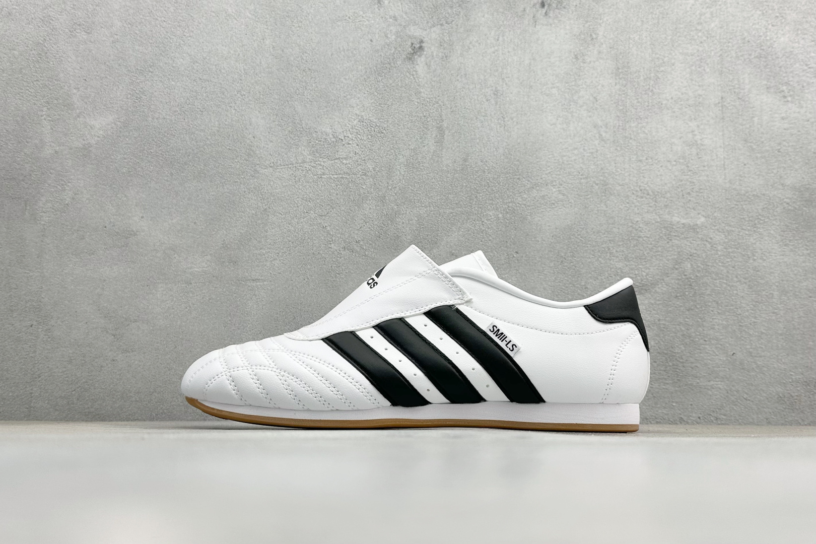 XH版Adidas originals Taekwondo Low 跆拳道系列 经典复古薄底训练慢跑鞋 JQ4774 XH版Adidas originals Taekwondo Low 跆拳道系列 经典复古薄底训练慢跑鞋 JQ4774