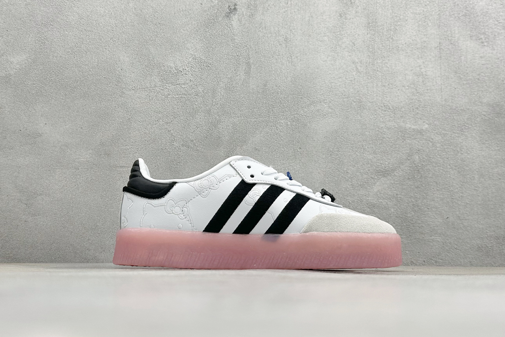 XH版Adidas originals SAMBAE VALENTINE W 百搭单品 复古桑巴板鞋 IG4450 XH版Adidas originals SAMBAE VALENTINE W 百搭单品 复古桑巴板鞋 IG4450
