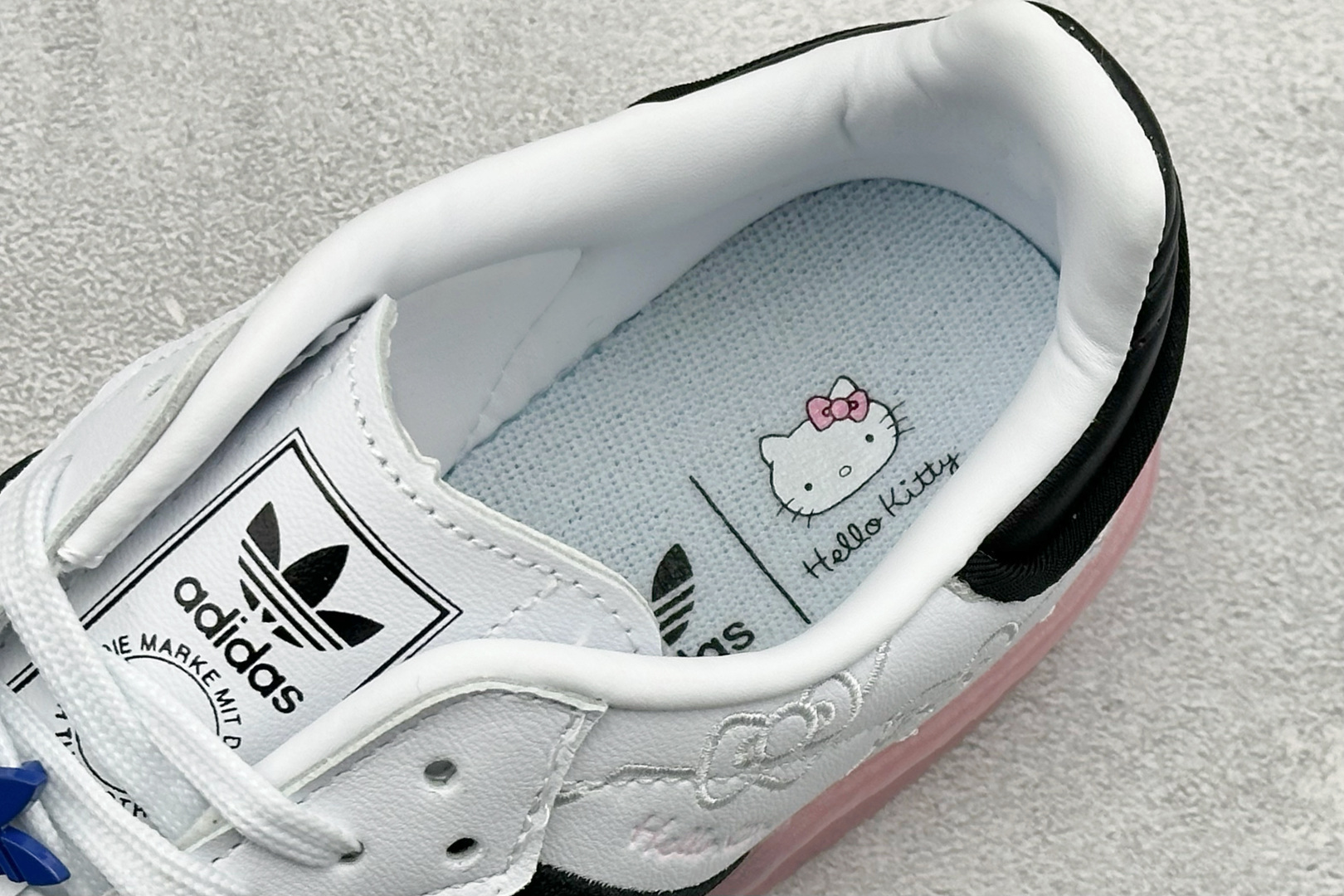 XH版Adidas originals SAMBAE VALENTINE W 百搭单品 复古桑巴板鞋 IG4450 XH版Adidas originals SAMBAE VALENTINE W 百搭单品 复古桑巴板鞋 IG4450