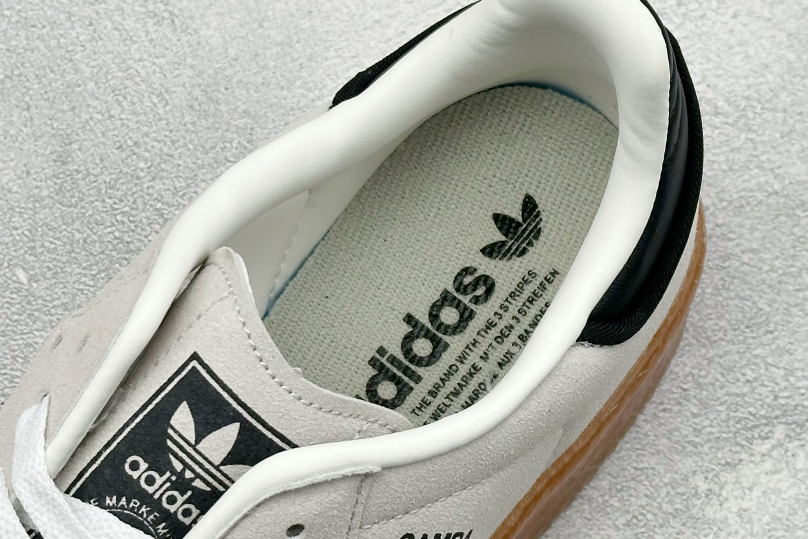 XH版Adidas originals SAMBAE VALENTINE W 百搭单品 复古桑巴板鞋 JI4226 XH版Adidas originals SAMBAE VALENTINE W 百搭单品 复古桑巴板鞋 JI4226