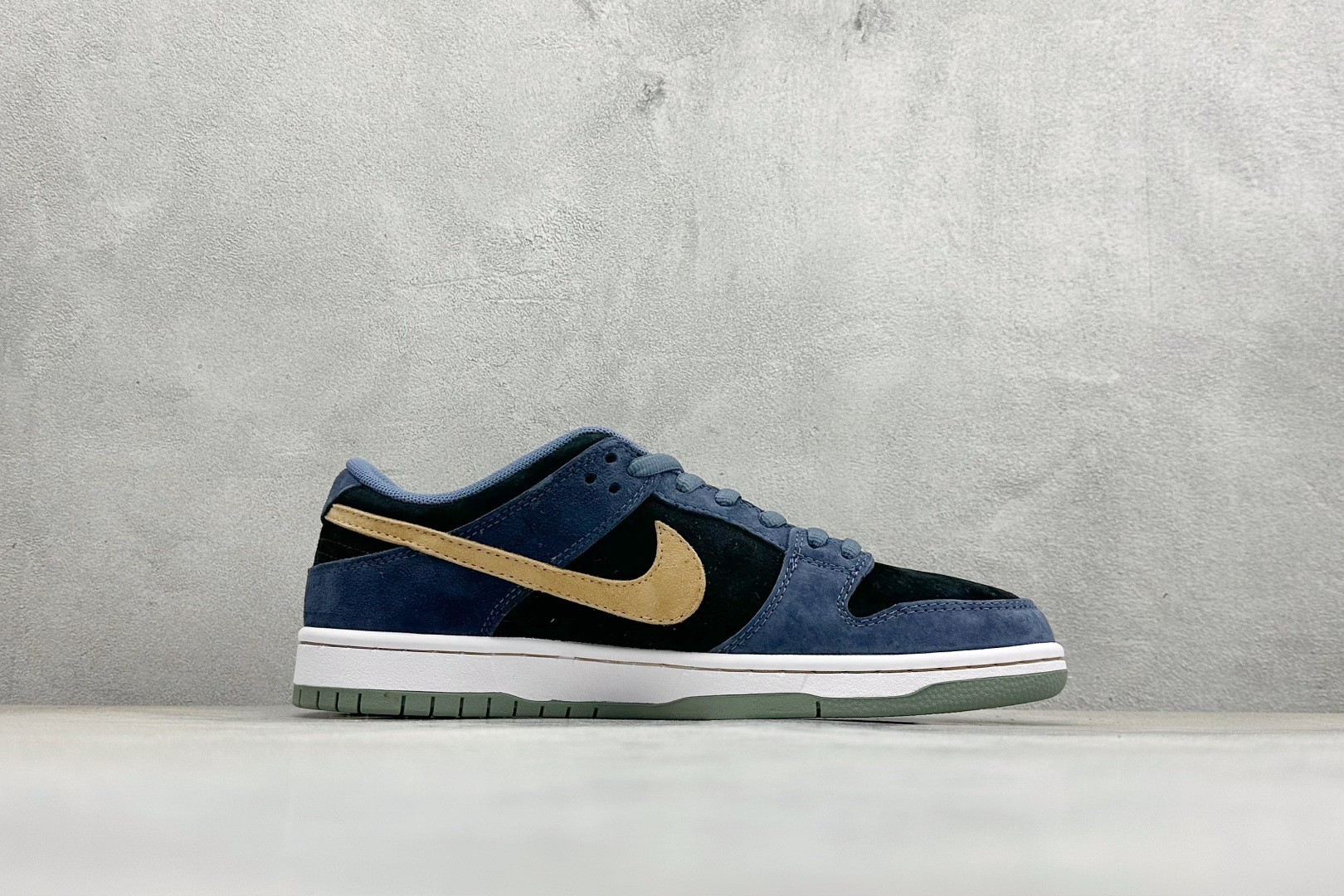 K版Nike SB Dunk Low 烟熏蓝 低帮休闲板鞋 # HF3063-002 K版Nike SB Dunk Low 烟熏蓝 低帮休闲板鞋 # HF3063-002