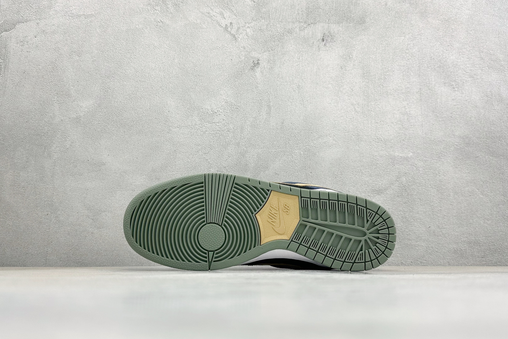 K版Nike SB Dunk Low 烟熏蓝 低帮休闲板鞋 # HF3063-002 K版Nike SB Dunk Low 烟熏蓝 低帮休闲板鞋 # HF3063-002