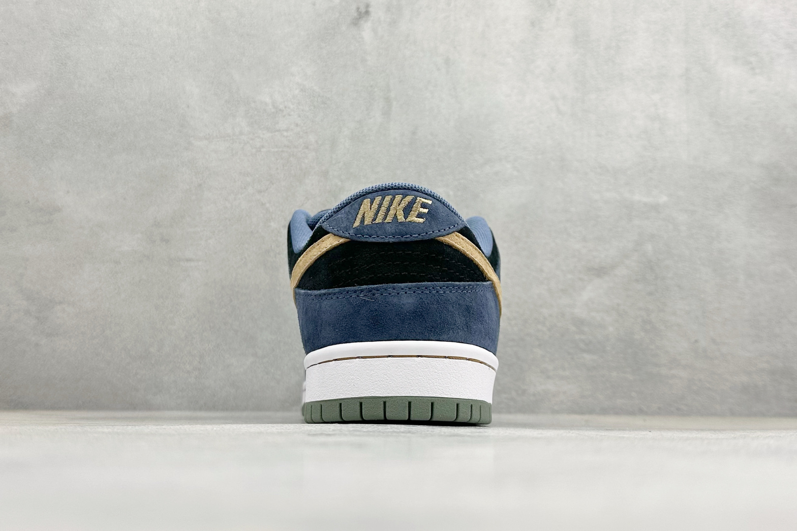 K版Nike SB Dunk Low 烟熏蓝 低帮休闲板鞋 # HF3063-002 K版Nike SB Dunk Low 烟熏蓝 低帮休闲板鞋 # HF3063-002