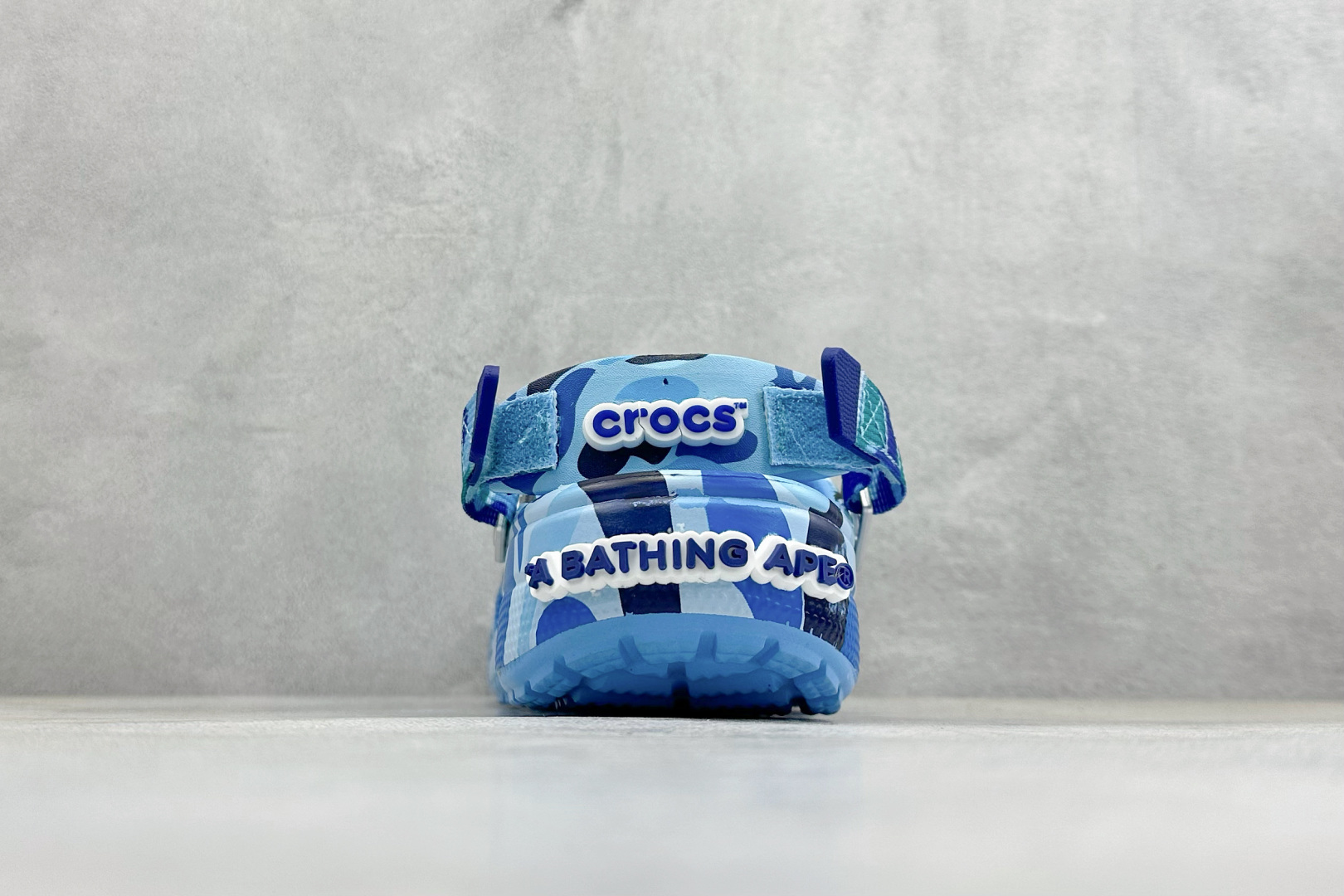 J版Crocs 卡洛驰 洞洞鞋 经典热销系列 209627 J版Crocs 卡洛驰 洞洞鞋 经典热销系列 209627