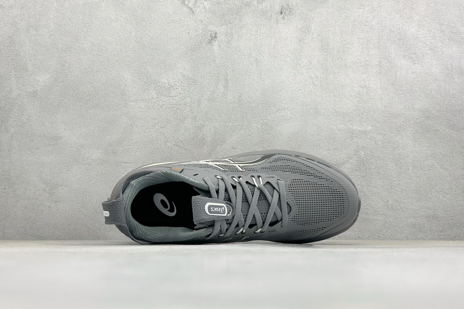 Asics Gel-Nimbus 28 亚瑟士复古透气休闲鞋缓震耐磨跑步鞋 1011C268-021 Asics Gel-Nimbus 28 亚瑟士复古透气休闲鞋缓震耐磨跑步鞋 1011C268-021
