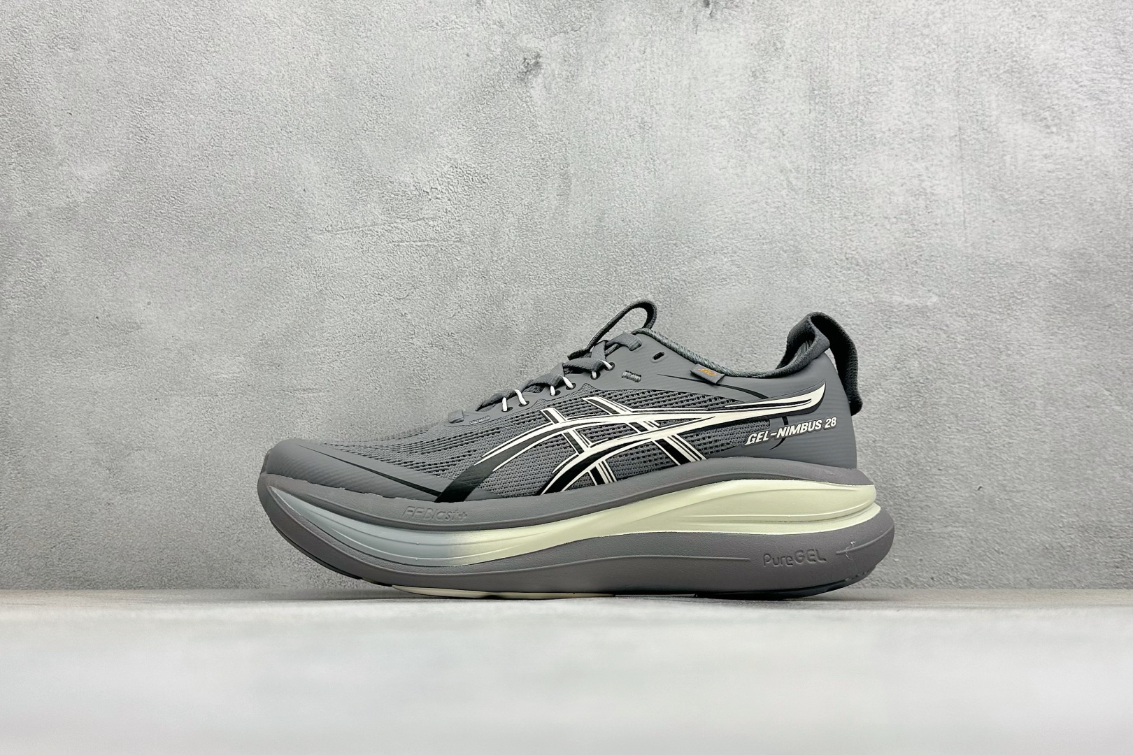 Asics Gel-Nimbus 28 亚瑟士复古透气休闲鞋缓震耐磨跑步鞋 1011C268-021 Asics Gel-Nimbus 28 亚瑟士复古透气休闲鞋缓震耐磨跑步鞋 1011C268-021