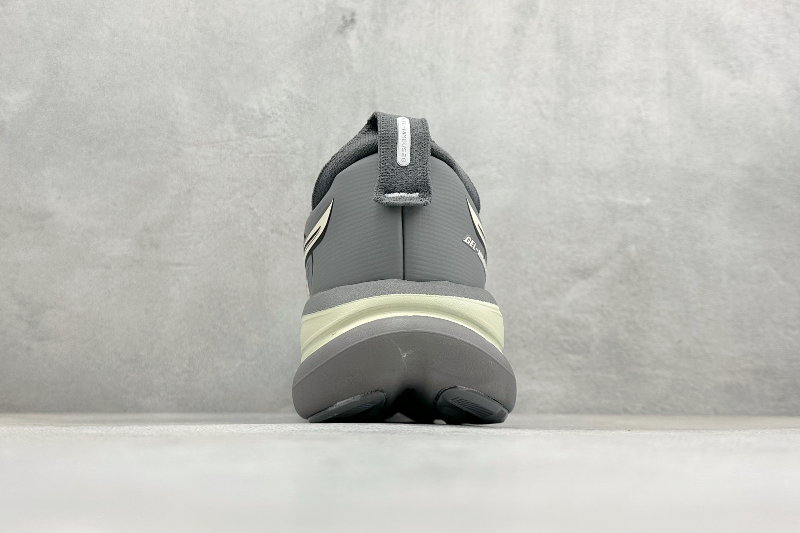Asics Gel-Nimbus 28 亚瑟士复古透气休闲鞋缓震耐磨跑步鞋 1011C268-021 Asics Gel-Nimbus 28 亚瑟士复古透气休闲鞋缓震耐磨跑步鞋 1011C268-021