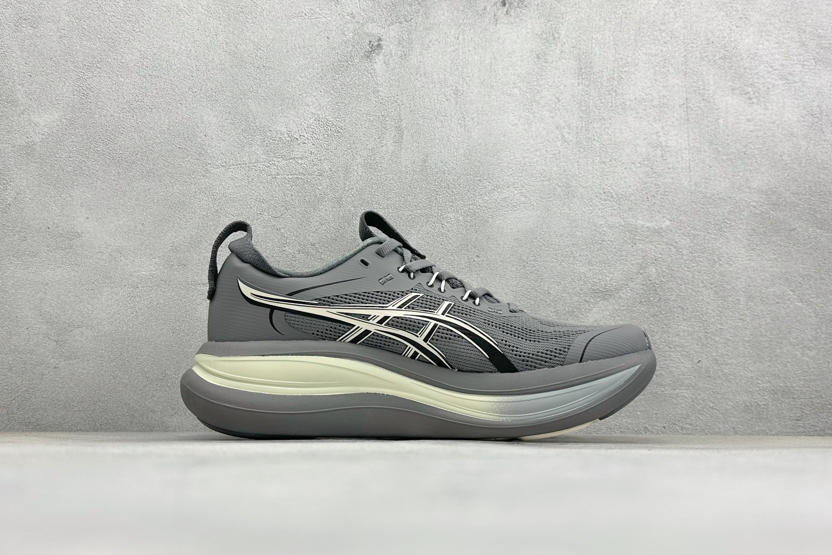 Asics Gel-Nimbus 28 亚瑟士复古透气休闲鞋缓震耐磨跑步鞋 1011C268-021 Asics Gel-Nimbus 28 亚瑟士复古透气休闲鞋缓震耐磨跑步鞋 1011C268-021