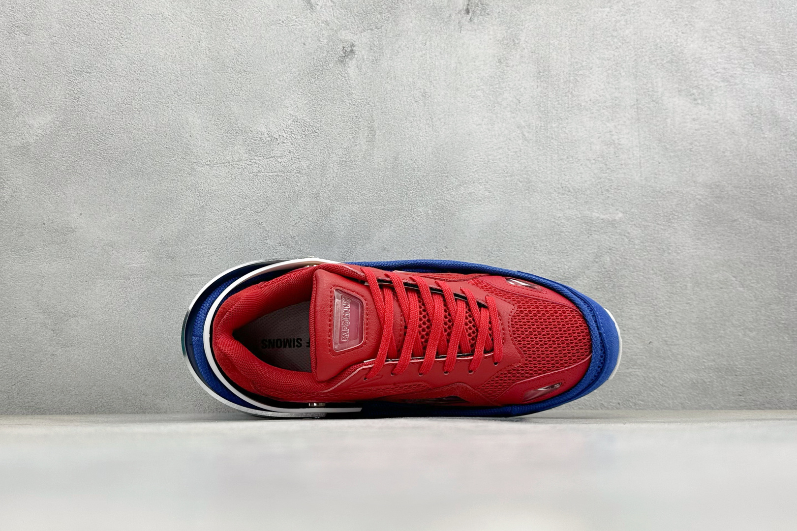 Raf Simons Response Trail 舒适百搭低帮生活休闲鞋 AQ2648 Raf Simons Response Trail 舒适百搭低帮生活休闲鞋 AQ2648
