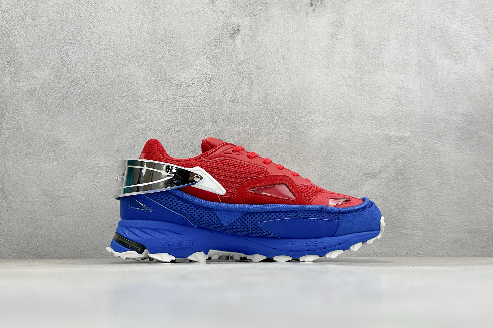 Raf Simons Response Trail 舒适百搭低帮生活休闲鞋 AQ2648 Raf Simons Response Trail 舒适百搭低帮生活休闲鞋 AQ2648