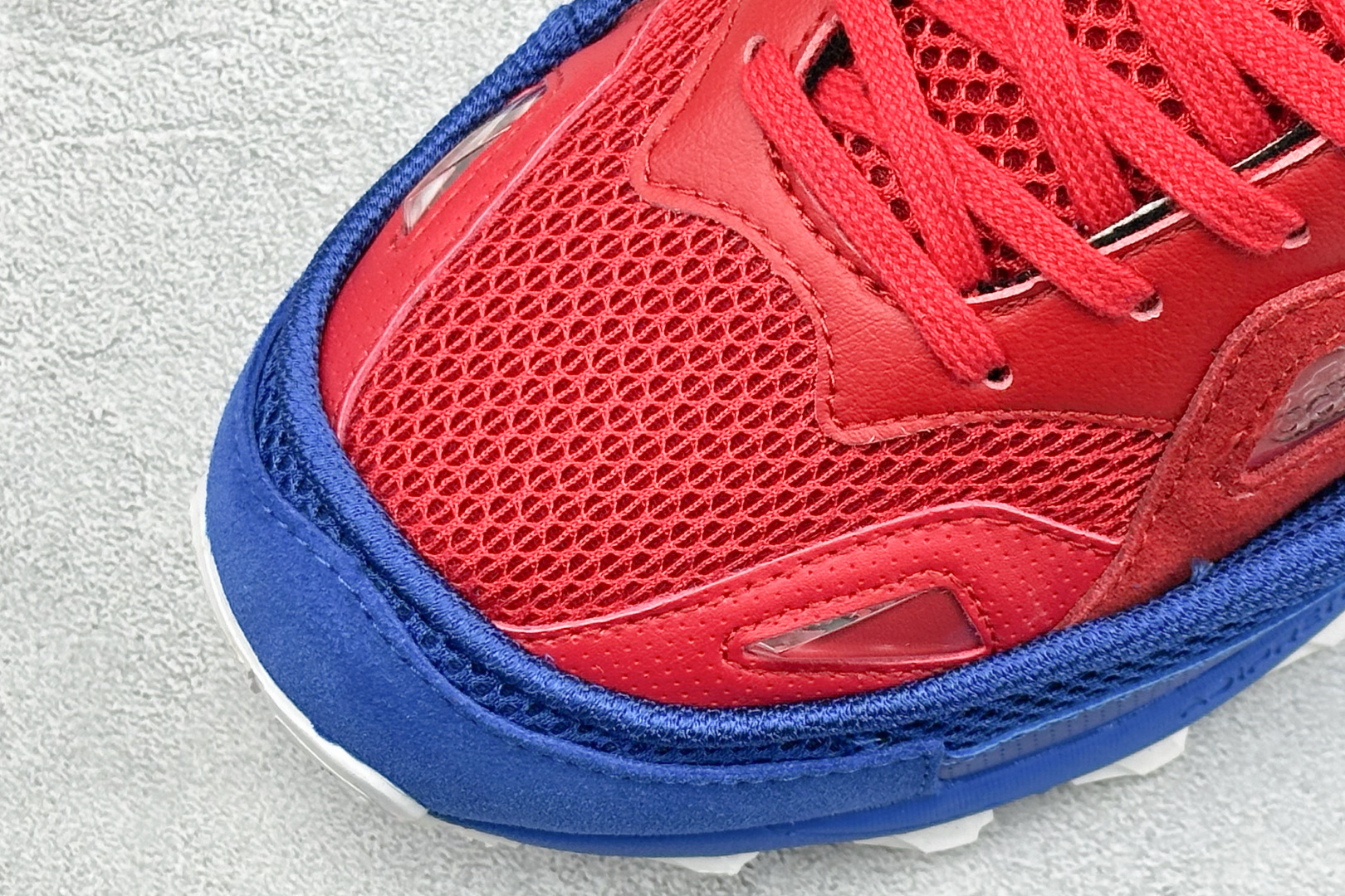 Raf Simons Response Trail 舒适百搭低帮生活休闲鞋 AQ2648 Raf Simons Response Trail 舒适百搭低帮生活休闲鞋 AQ2648