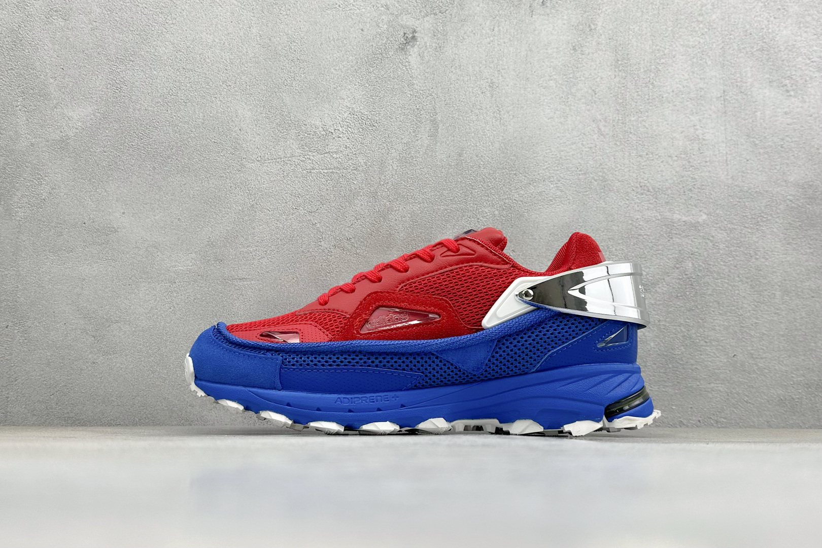 Raf Simons Response Trail 舒适百搭低帮生活休闲鞋 AQ2648 Raf Simons Response Trail 舒适百搭低帮生活休闲鞋 AQ2648