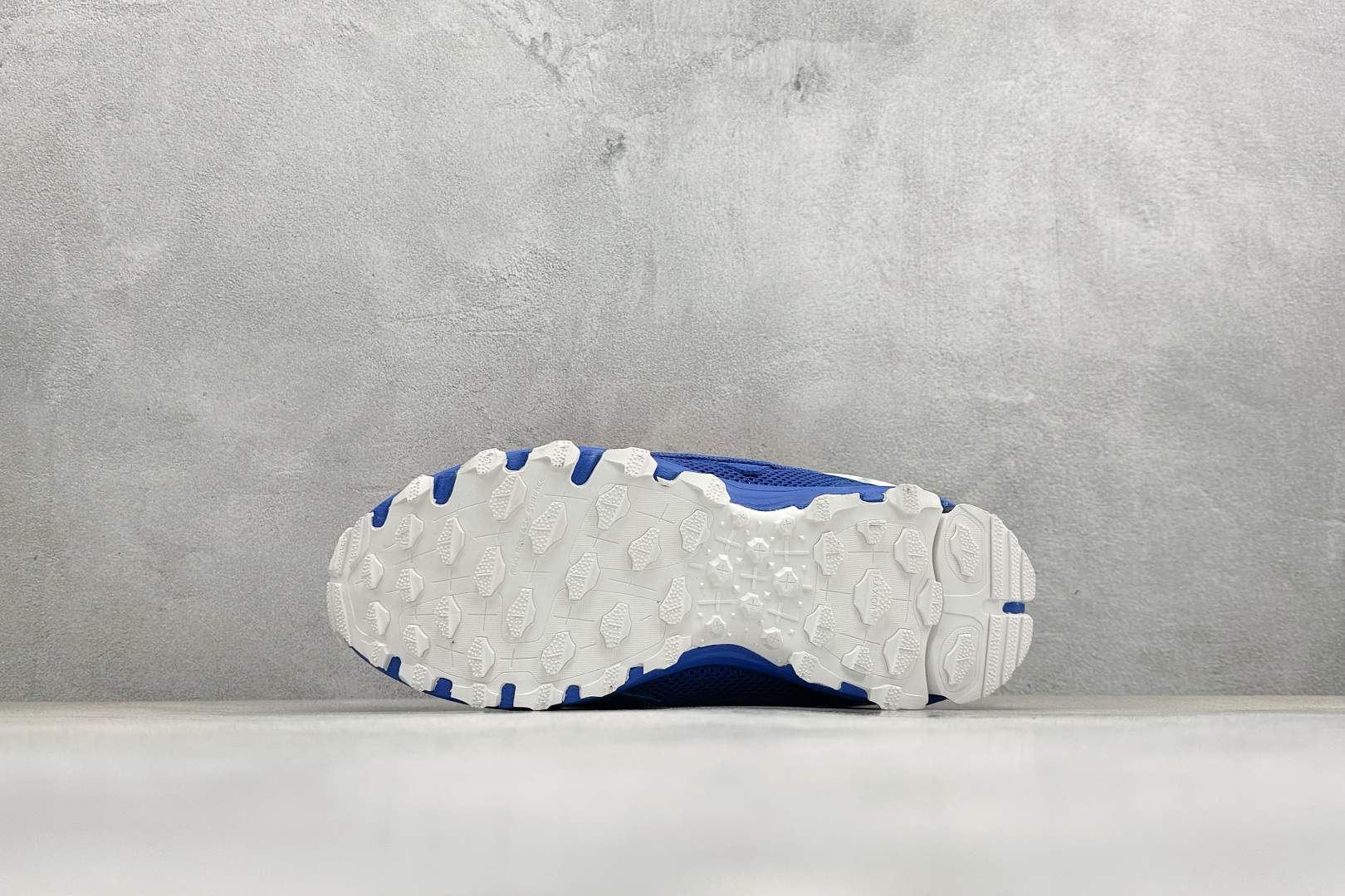 Raf Simons Response Trail 舒适百搭低帮生活休闲鞋 AQ2648 Raf Simons Response Trail 舒适百搭低帮生活休闲鞋 AQ2648
