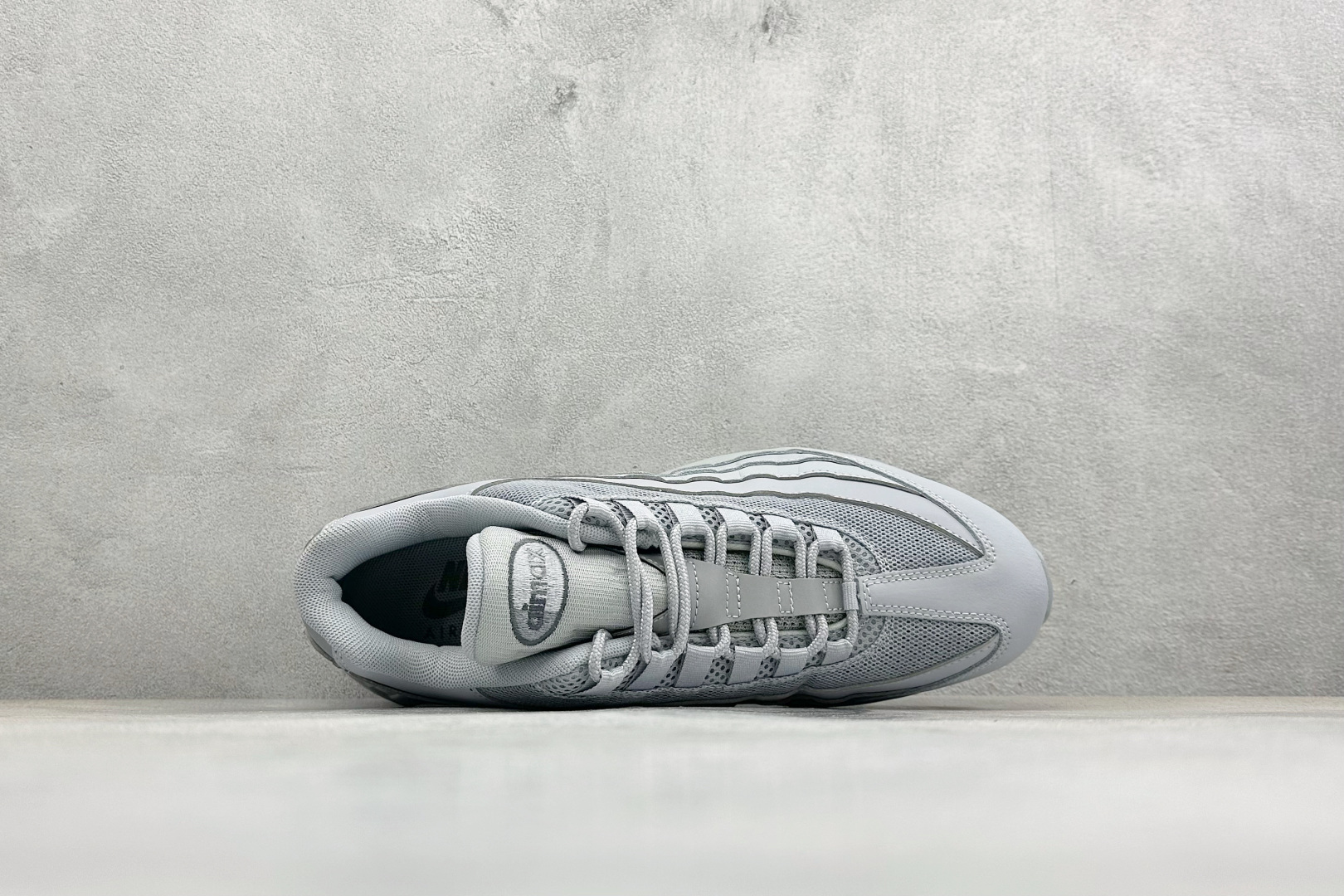 Nike Air Max 95 复古减震气垫跑鞋 HM8755-002 Nike Air Max 95 复古减震气垫跑鞋 HM8755-002