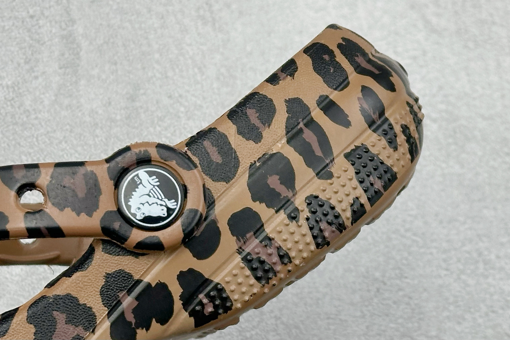 K版Crocs 卡洛驰 芭蕾拖鞋 经典热销系列 211994 K版Crocs 卡洛驰 芭蕾拖鞋 经典热销系列 211994