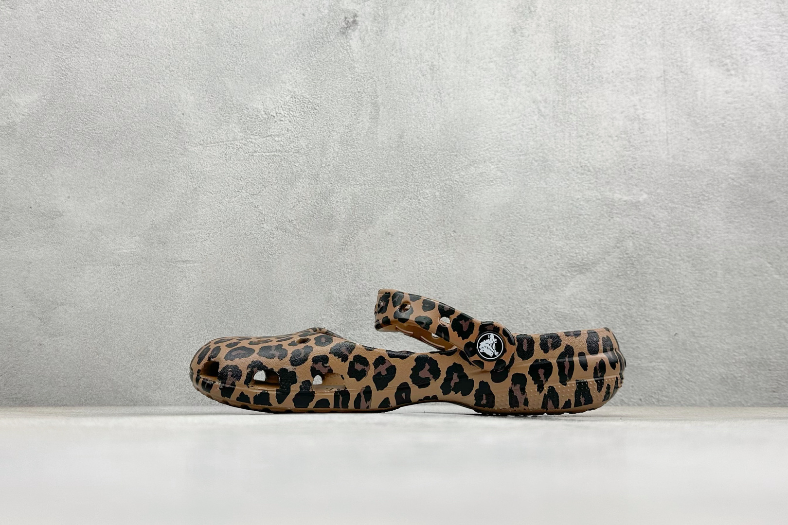 K版Crocs 卡洛驰 芭蕾拖鞋 经典热销系列 211994 K版Crocs 卡洛驰 芭蕾拖鞋 经典热销系列 211994