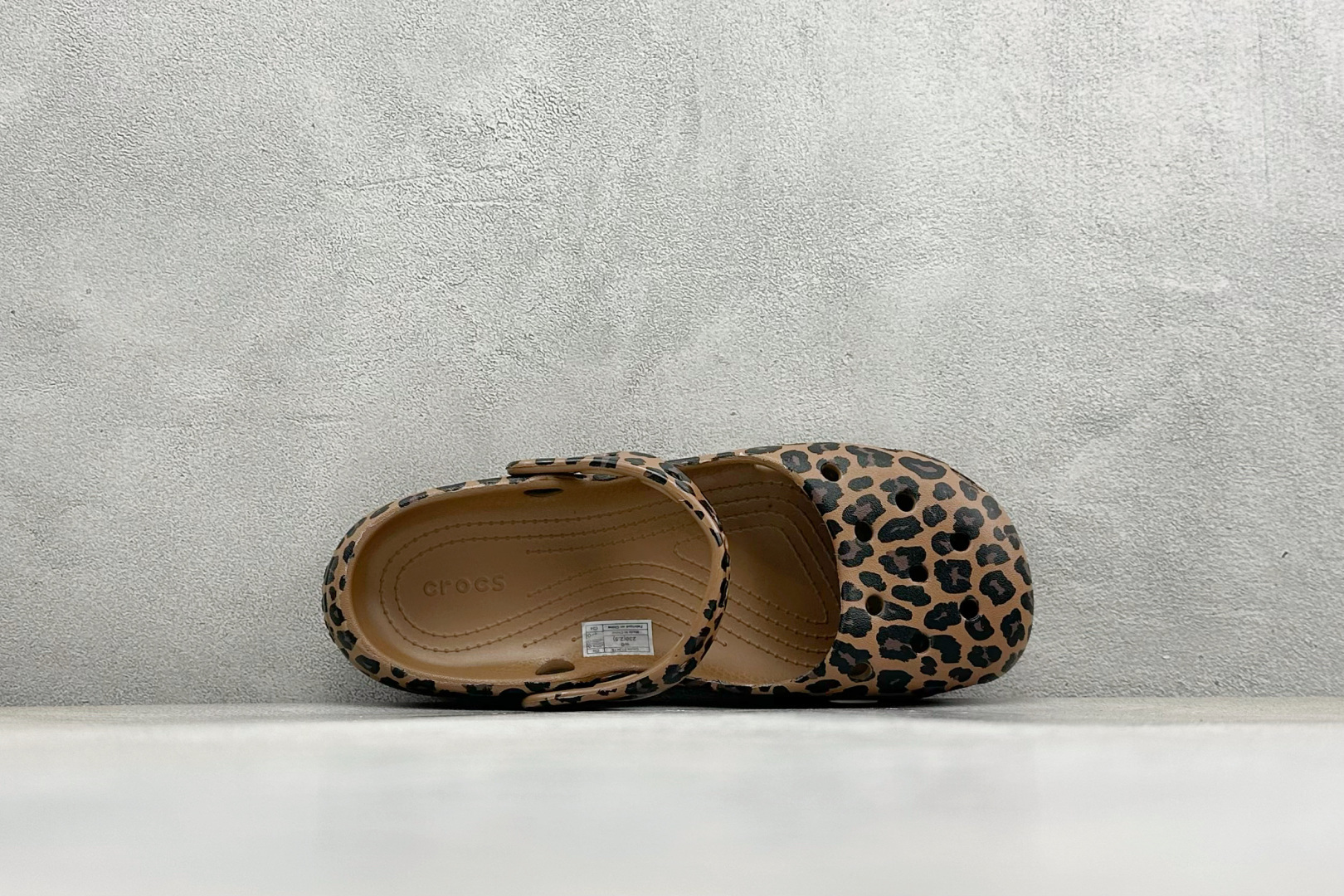 K版Crocs 卡洛驰 芭蕾拖鞋 经典热销系列 211994 K版Crocs 卡洛驰 芭蕾拖鞋 经典热销系列 211994