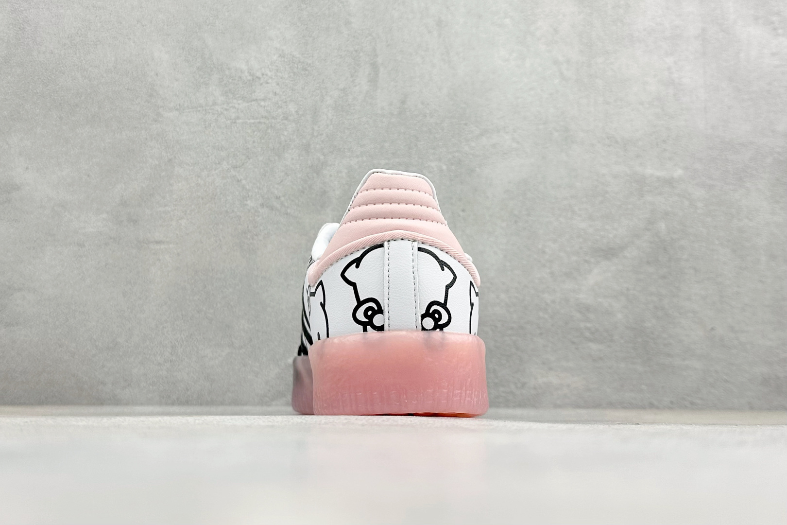 XH版Adidas originals SAMBAE VALENTINE W 百搭单品 复古桑巴板鞋 IG4449 XH版Adidas originals SAMBAE VALENTINE W 百搭单品 复古桑巴板鞋 IG4449