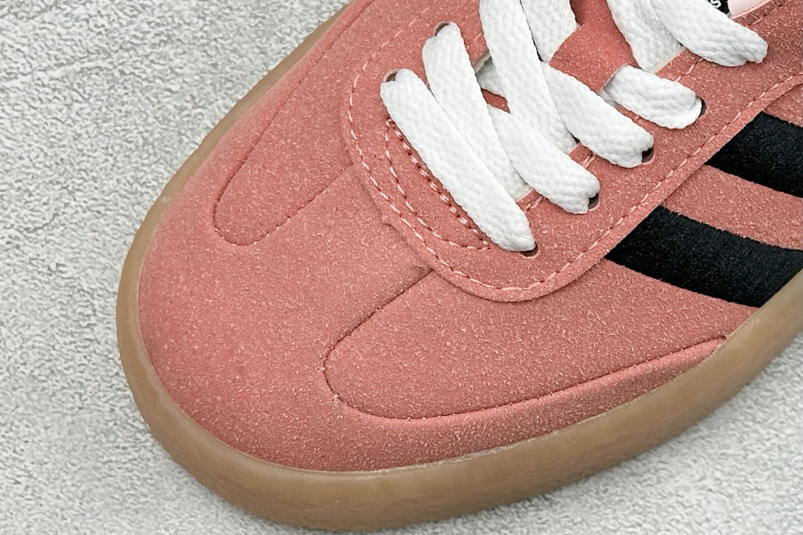 XH版Adidas originals SAMBAE VALENTINE W 百搭单品 复古桑巴板鞋 JH8834 XH版Adidas originals SAMBAE VALENTINE W 百搭单品 复古桑巴板鞋 JH8834