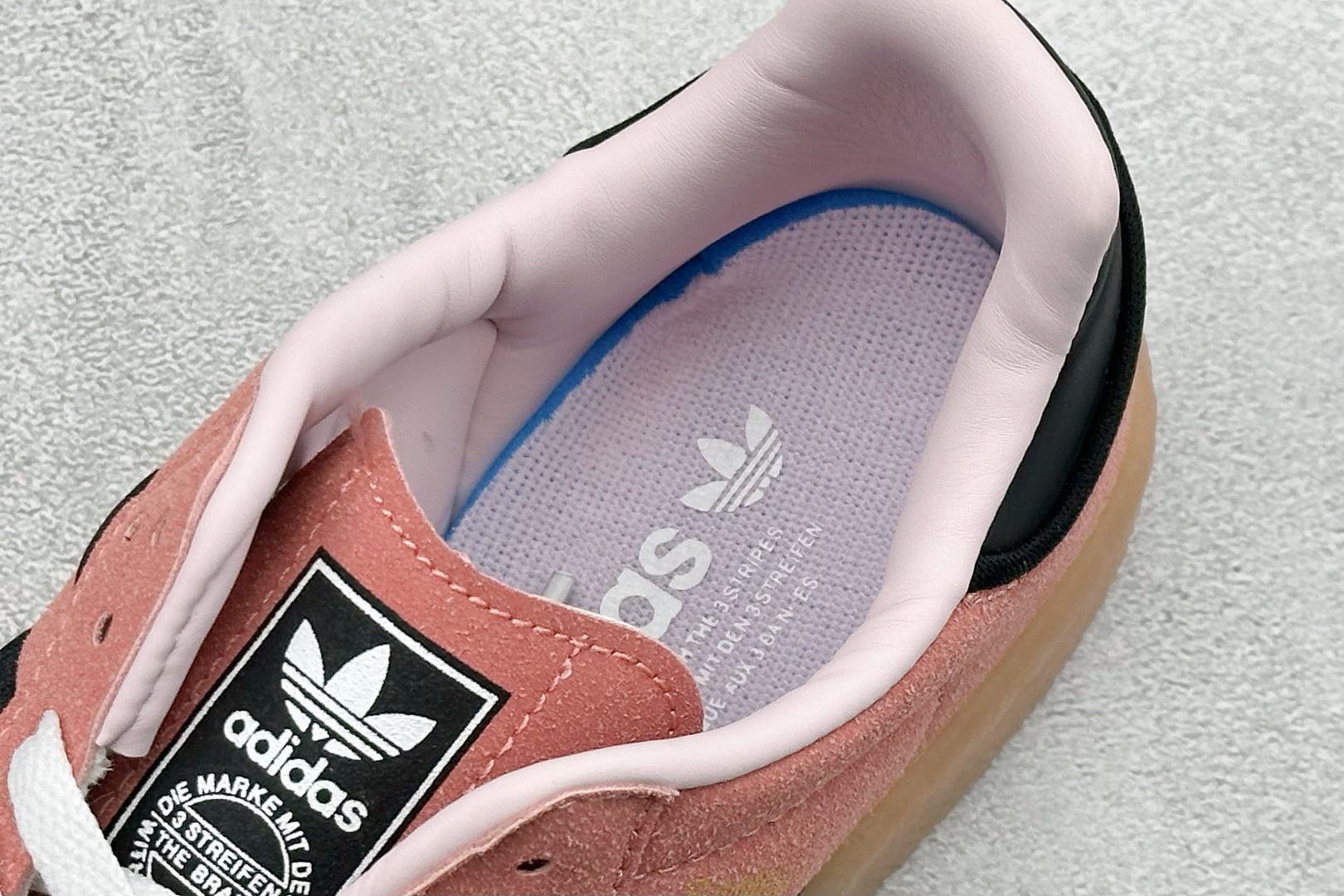 XH版Adidas originals SAMBAE VALENTINE W 百搭单品 复古桑巴板鞋 JH8834 XH版Adidas originals SAMBAE VALENTINE W 百搭单品 复古桑巴板鞋 JH8834