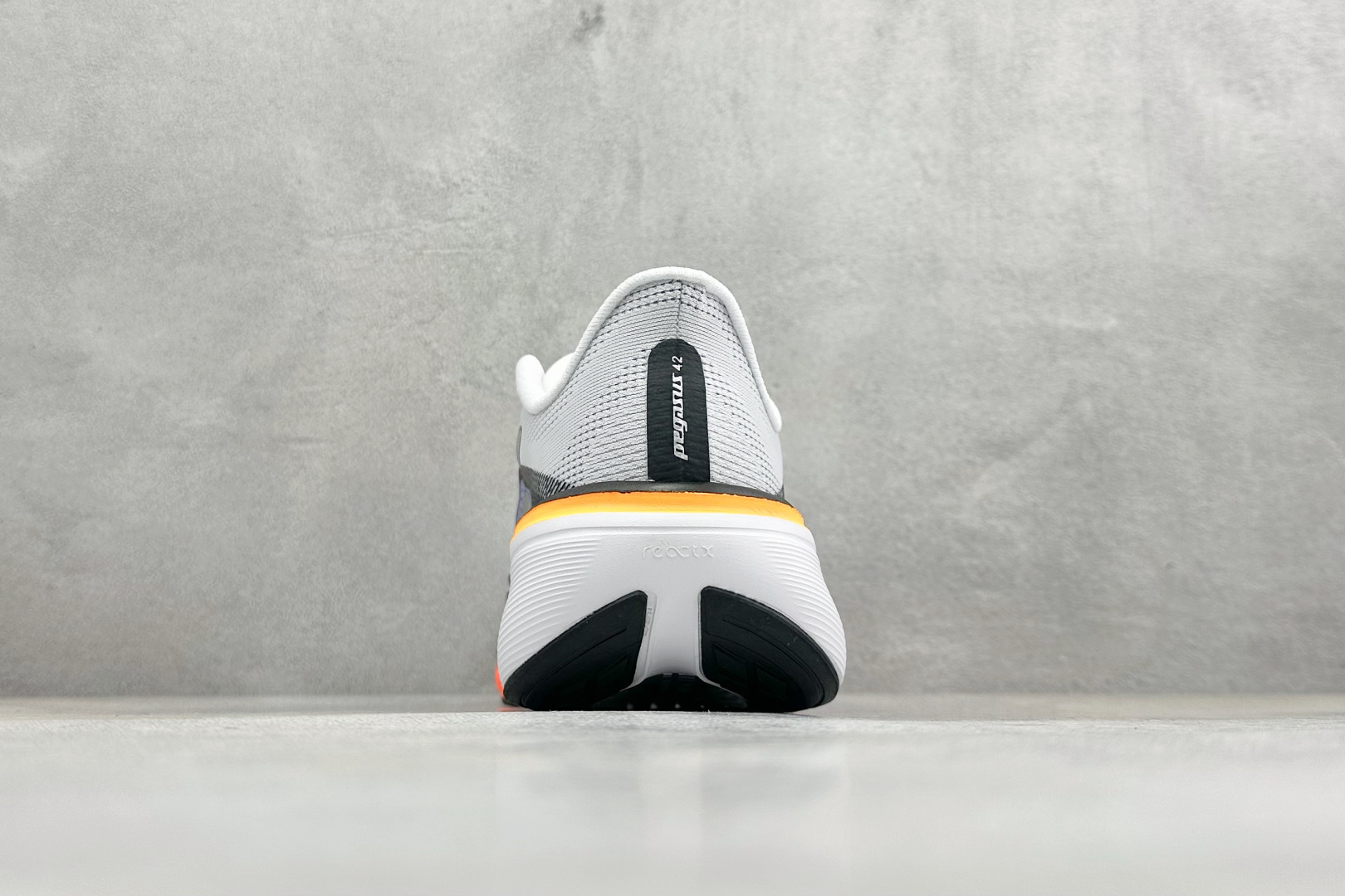 CH版NK AIR ZOOM PEGASUS 42 登月休闲运动跑鞋 IB1873-102 CH版NK AIR ZOOM PEGASUS 42 登月休闲运动跑鞋 IB1873-102