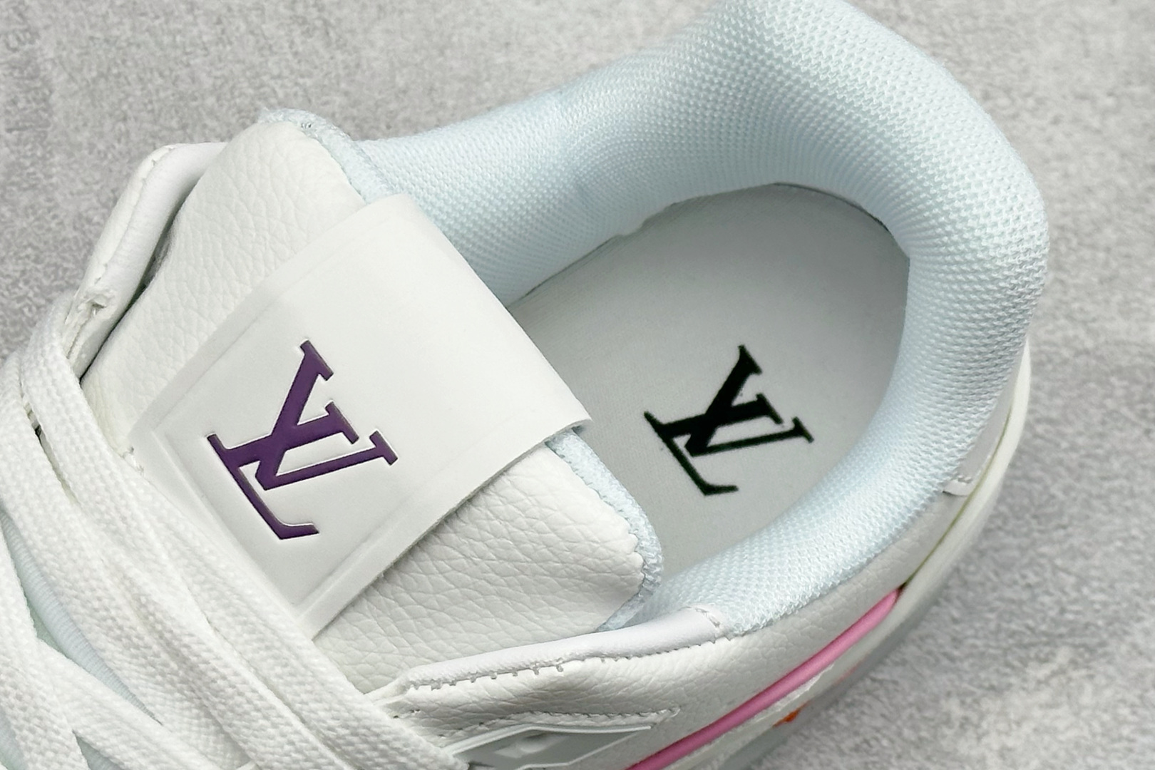 广奢高端货 LOUIS VUITTON 路易威登 LV Trainer 牛皮革板鞋 1A9JG6 广奢高端货 LOUIS VUITTON 路易威登 LV Trainer 牛皮革板鞋 1A9JG6