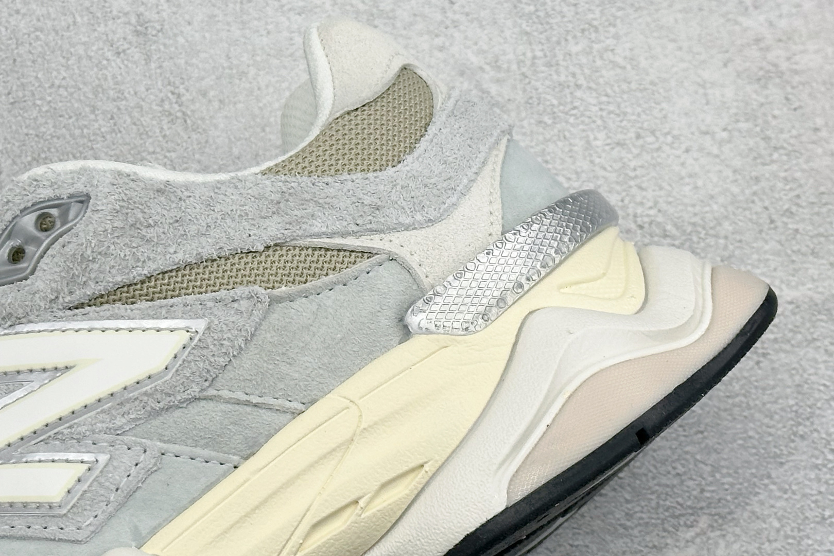 BF版New Balance 9060系列 新百伦 复古休闲运动慢跑鞋 U9060440 BF版New Balance 9060系列 新百伦 复古休闲运动慢跑鞋 U9060440