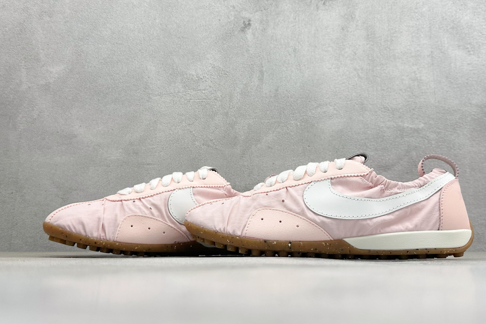 Jacquemus x Nike Moon Shoe SP 网红薄底低帮生活休闲鞋 HV8547-601 Jacquemus x Nike Moon Shoe SP 网红薄底低帮生活休闲鞋 HV8547-601