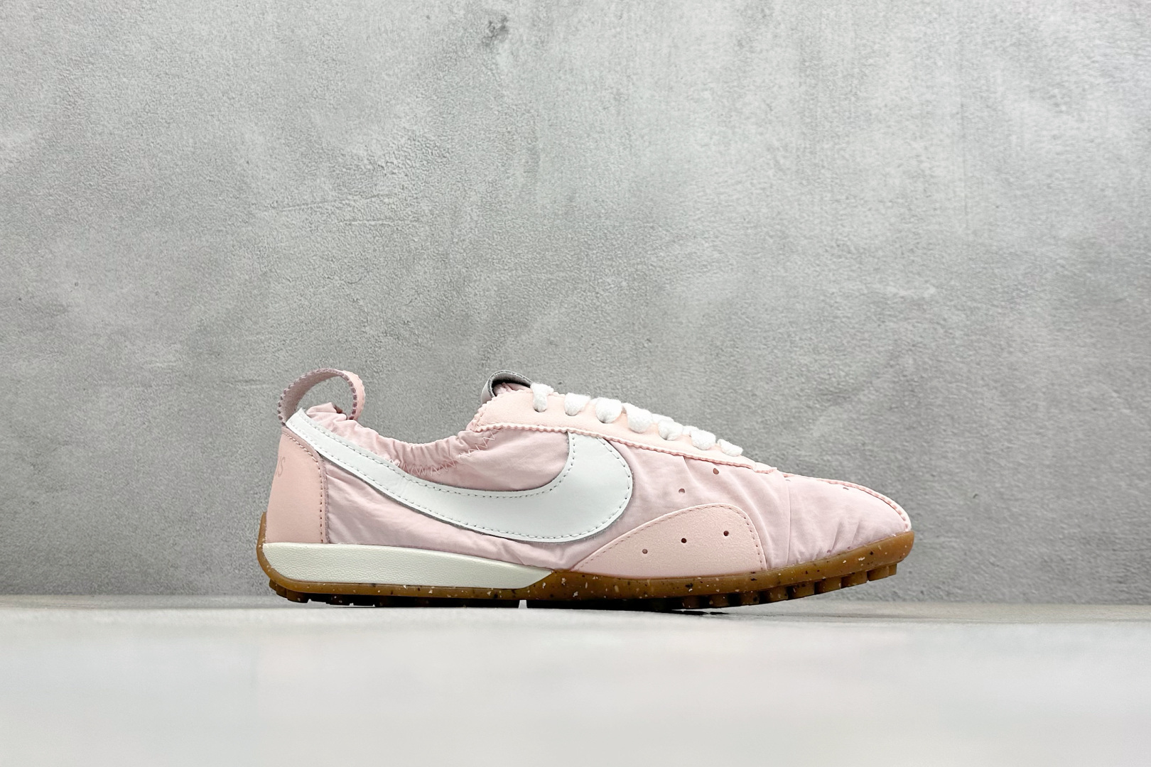 Jacquemus x Nike Moon Shoe SP 网红薄底低帮生活休闲鞋 HV8547-601 Jacquemus x Nike Moon Shoe SP 网红薄底低帮生活休闲鞋 HV8547-601
