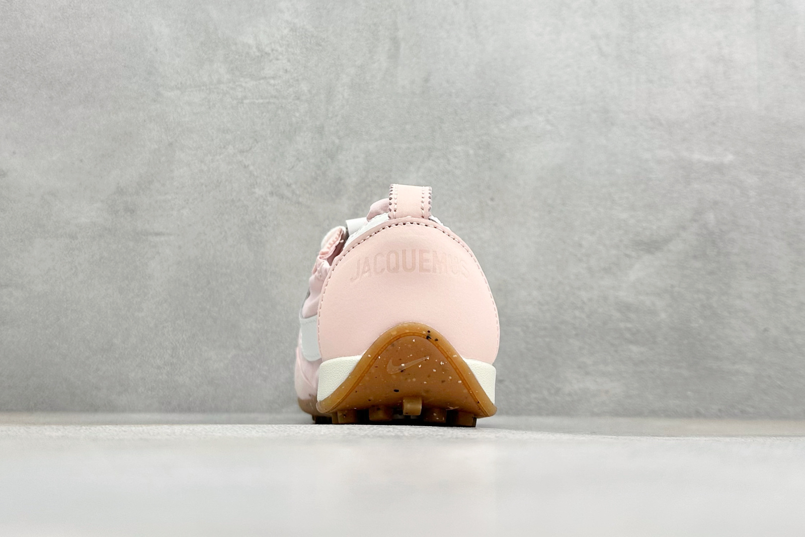 Jacquemus x Nike Moon Shoe SP 网红薄底低帮生活休闲鞋 HV8547-601 Jacquemus x Nike Moon Shoe SP 网红薄底低帮生活休闲鞋 HV8547-601
