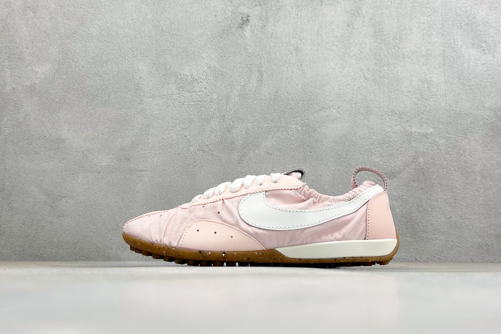 Jacquemus x Nike Moon Shoe SP 网红薄底低帮生活休闲鞋 HV8547-601 Jacquemus x Nike Moon Shoe SP 网红薄底低帮生活休闲鞋 HV8547-601