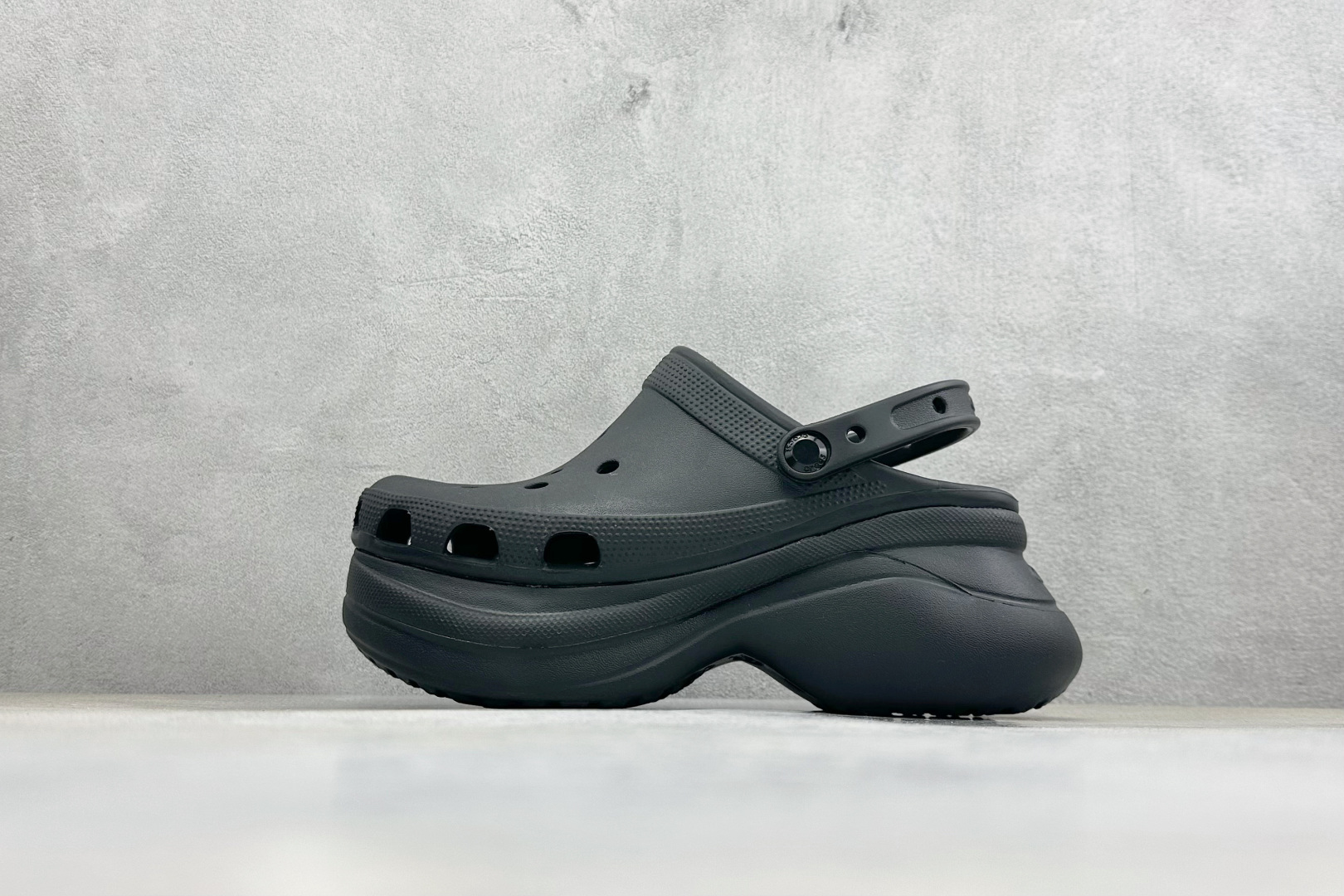 K版Crocs 卡洛驰 鲸鱼 经典热销系列 206750 K版Crocs 卡洛驰 鲸鱼 经典热销系列 206750