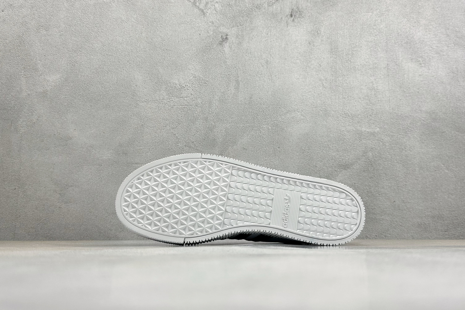 XH版Adidas originals Sambarose 桑巴增高舒适耐磨防滑低帮板鞋 F34239