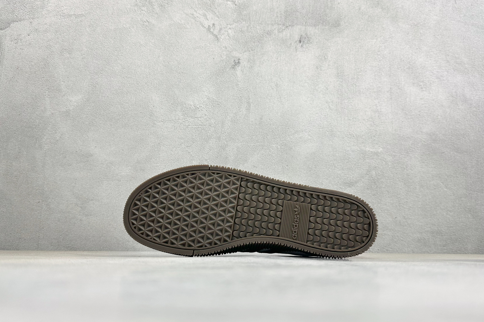 XH版Adidas originals Sambarose 桑巴增高舒适耐磨防滑低帮板鞋 AQ1134