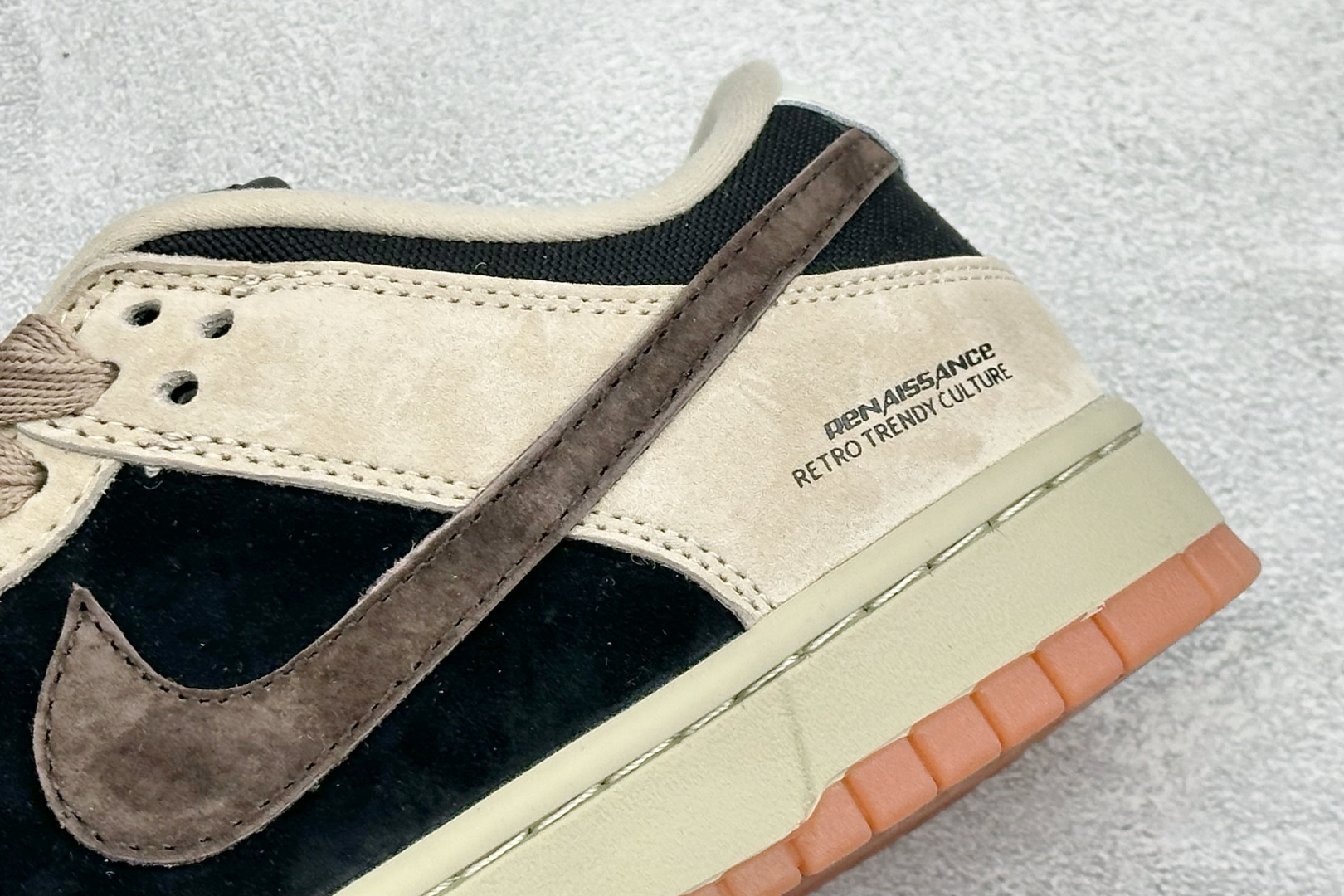 K版Nike SB Dunk Low 卡其黑灰勾 低帮休闲板鞋 HJ0367-200 K版Nike SB Dunk Low 卡其黑灰勾 低帮休闲板鞋 HJ0367-200
