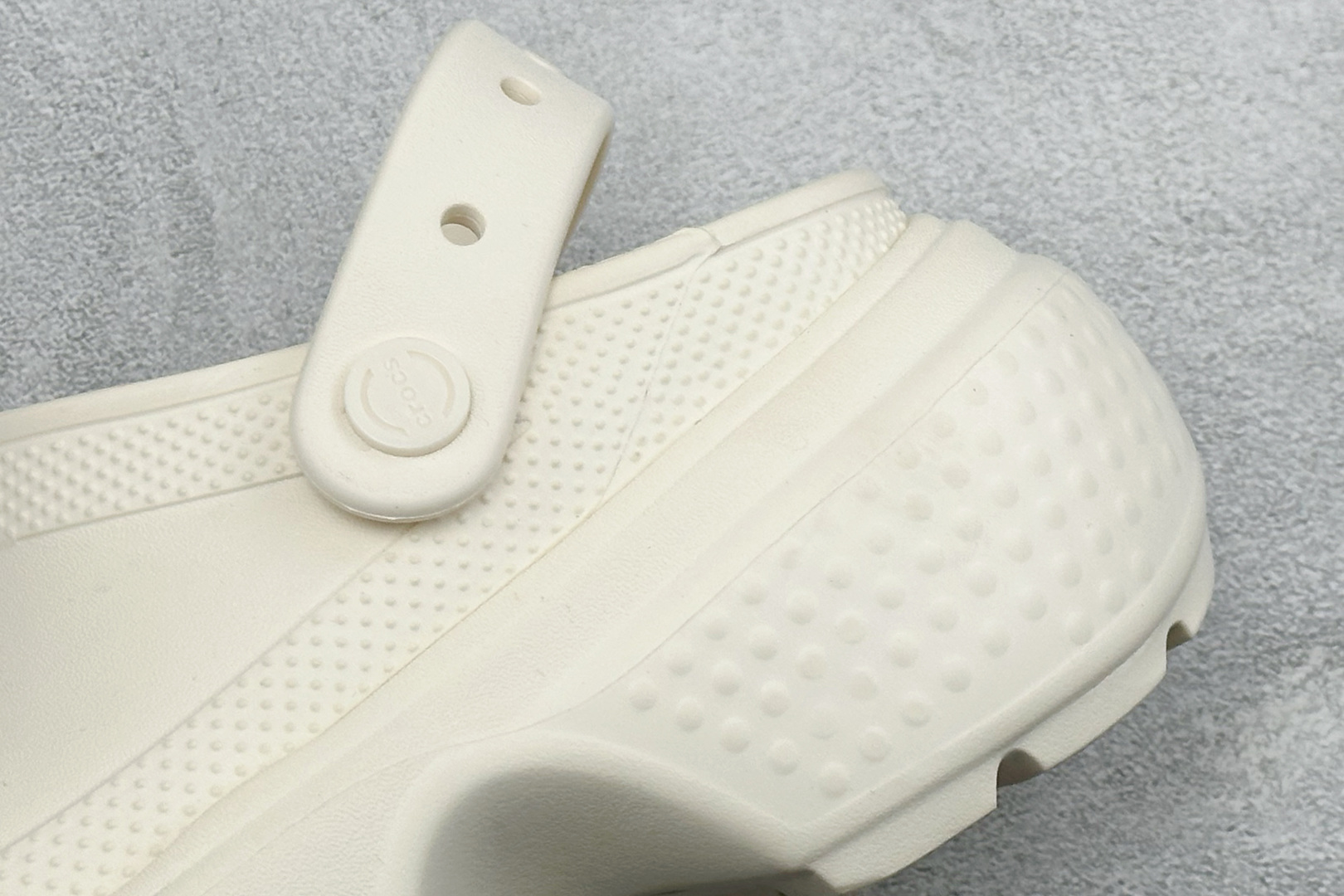 K版Crocs 卡洛驰 雪屋 经典热销系列 经典主推 209347-100 K版Crocs 卡洛驰 雪屋 经典热销系列 经典主推 209347-100